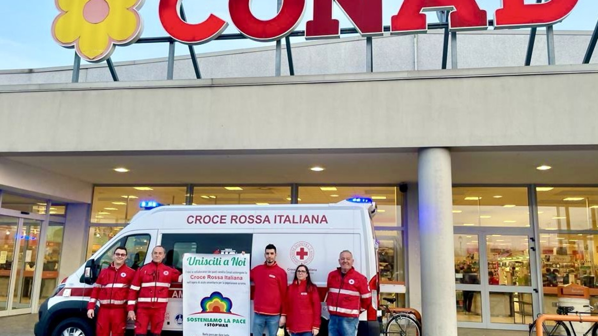 “Sosteniamo la pace”: Conad lancia la raccolta a favore di Croce Rossa Italiana