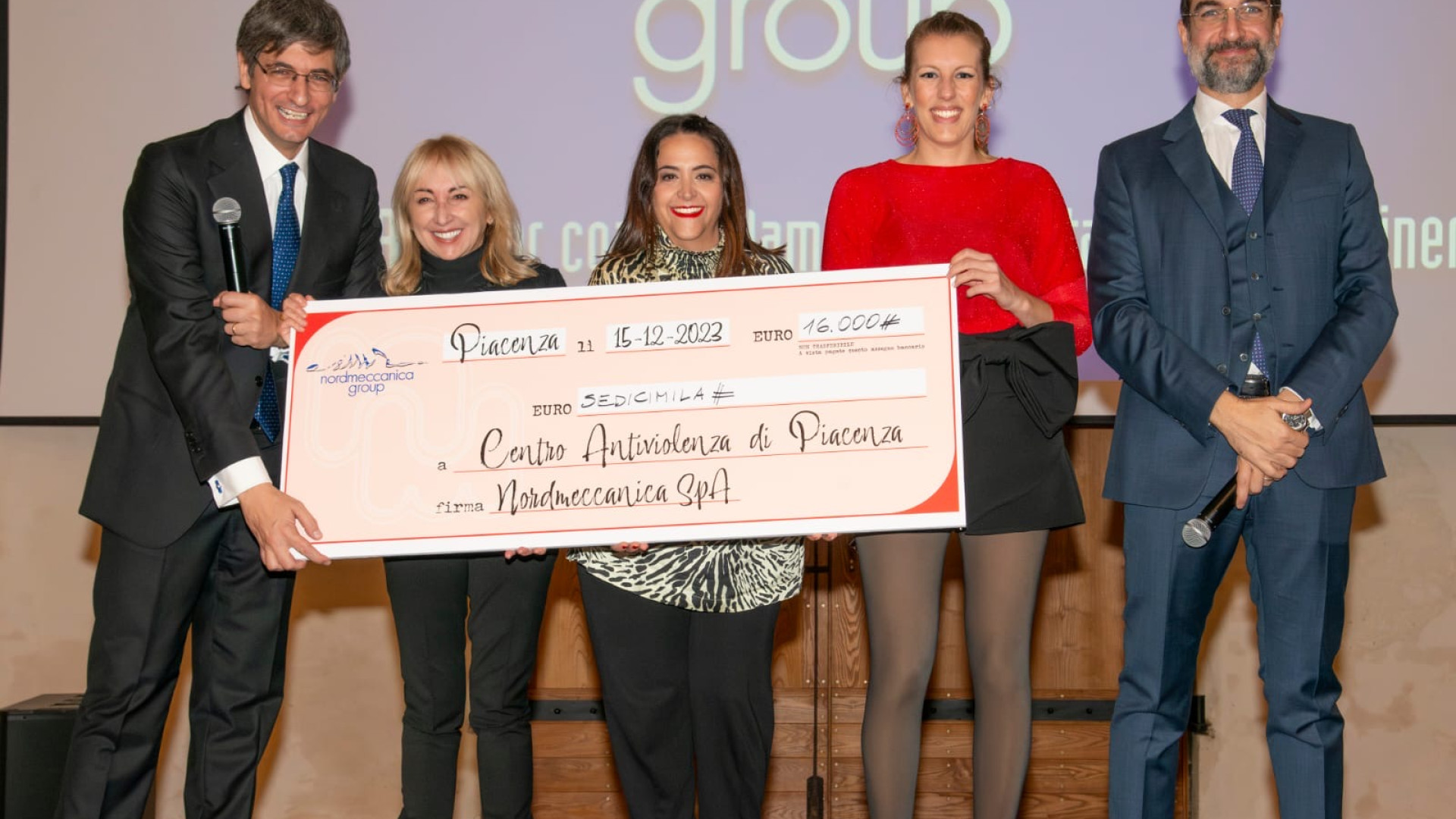 Donazione di Nordmeccanica a "Città delle donne": 16mila euro dal calendario lavoratici