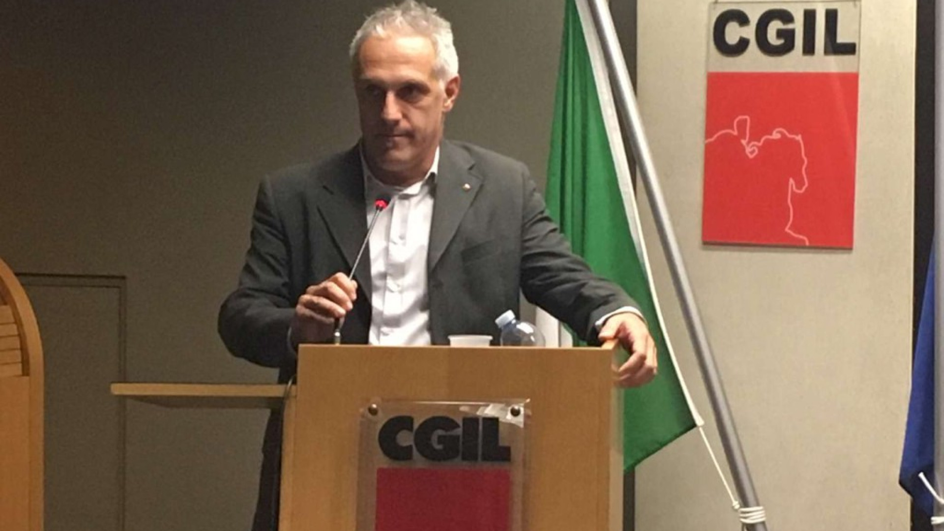 Il segretario Cgil Zilocchi: "Capire se va sciolto il consiglio comunale"