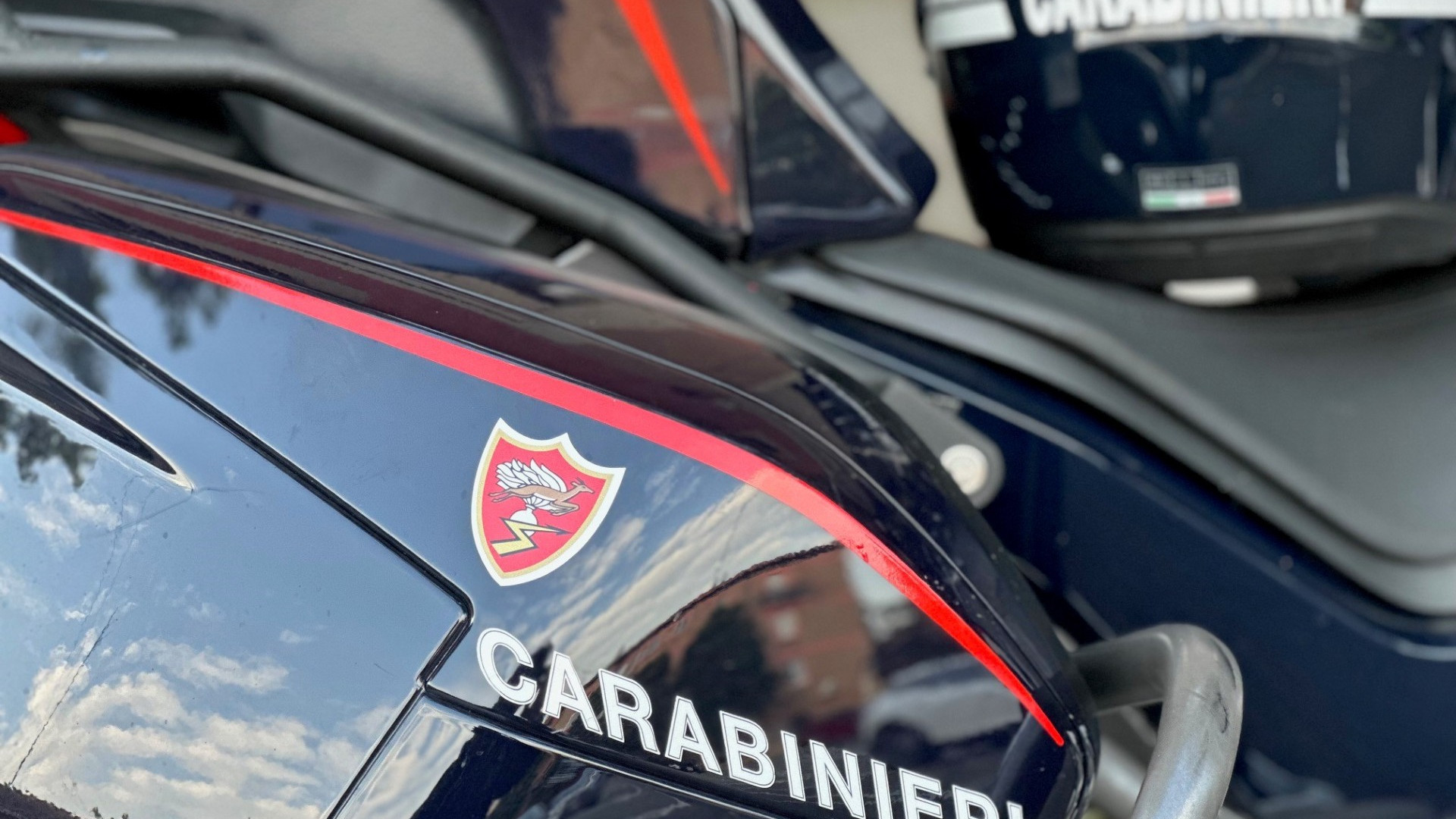 Vende orologio prezioso ma viene pagato con assegno falso, una denuncia