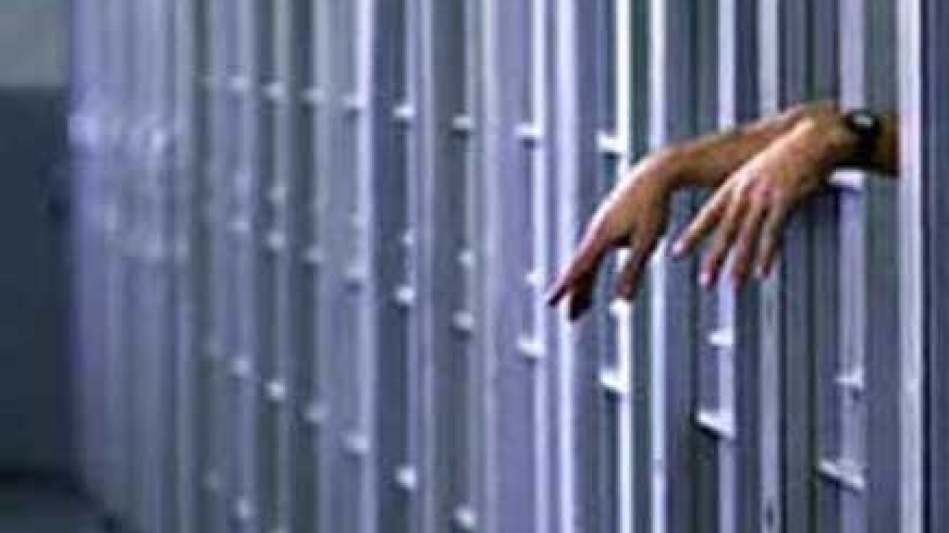 Picchiò e rapinò un uomo in piazza Duomo: condannato a 2 anni e 6 mesi