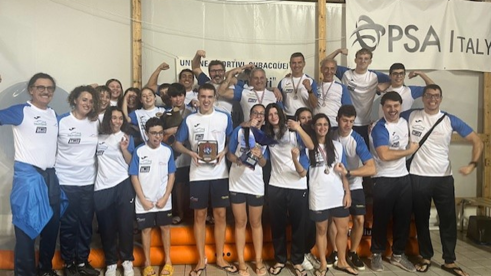 Nuoto pinnato, la Calypso Piacenza campione a Genova con 43 medaglie