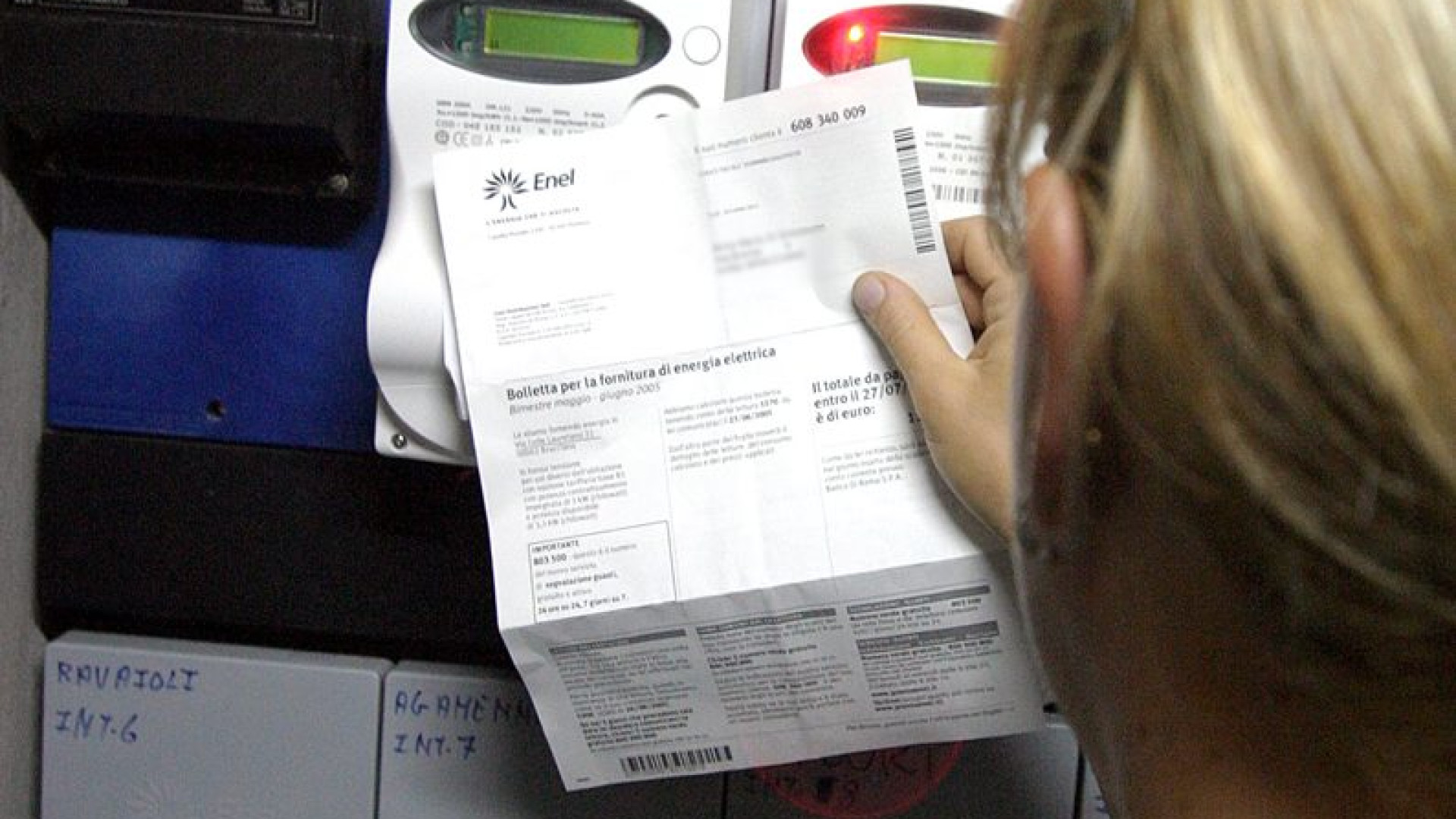 "Pace o condizionatore?": la risposta nella possibile spesa extra di 400 euro in bolletta