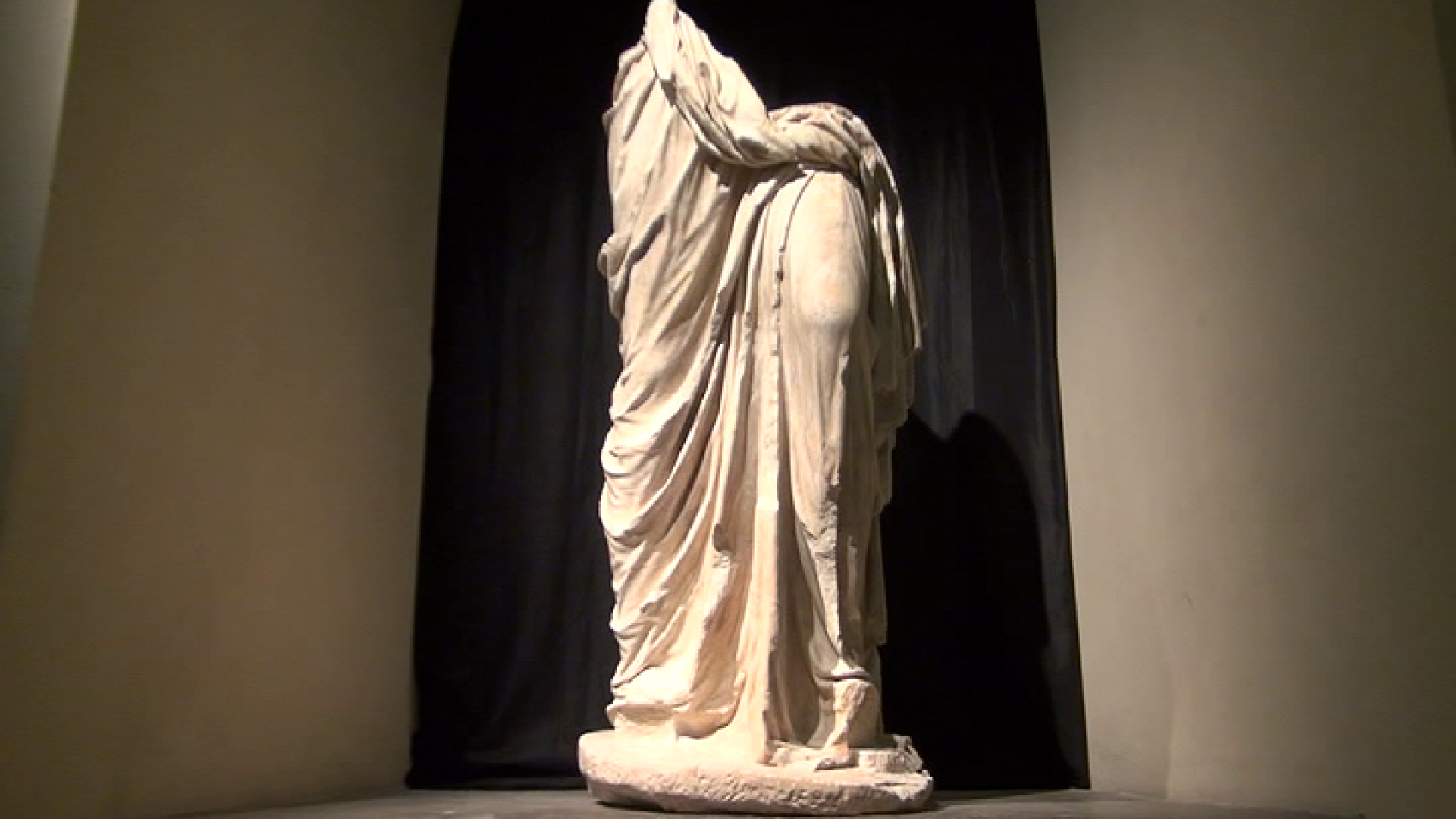 La statua di Cleomenes a palazzo Farnese. Albasi: "Amplieremo il museo archeologico"