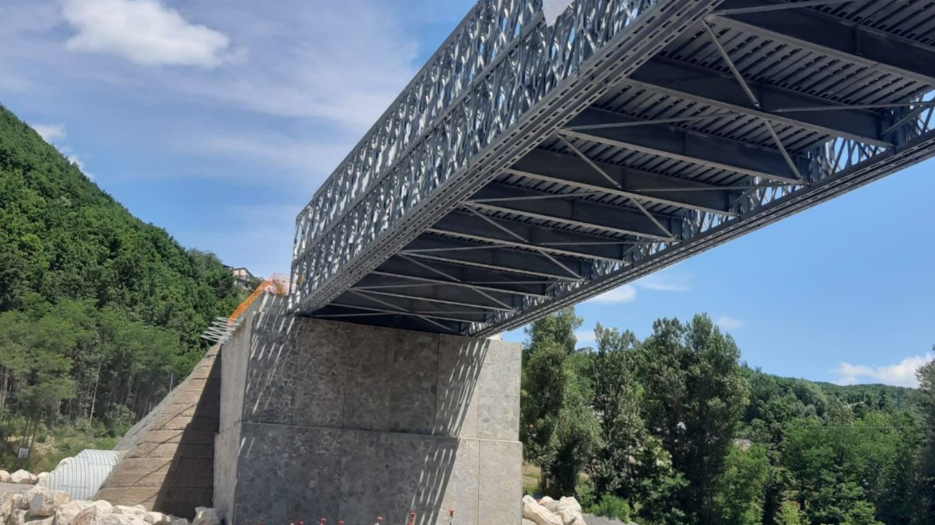 Lenzino, a breve incontro in prefettura per il progetto del ponte definitivo
