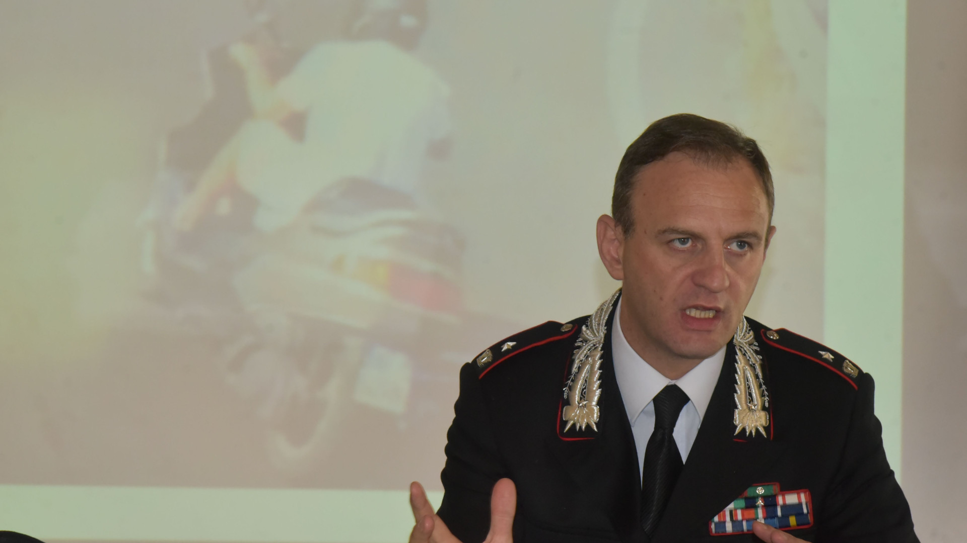 Ladro in scooter: in manette 50enne accusato di otto colpi