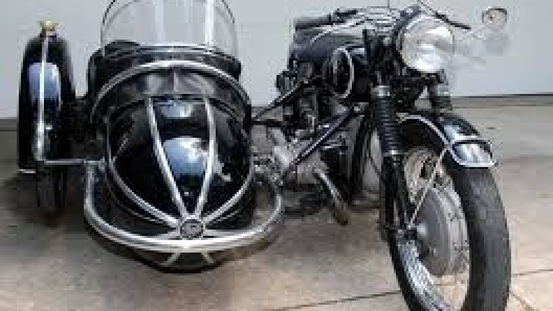 Scontro tra una moto e un sidecar: prosegue la domenica nera dei motociclisti