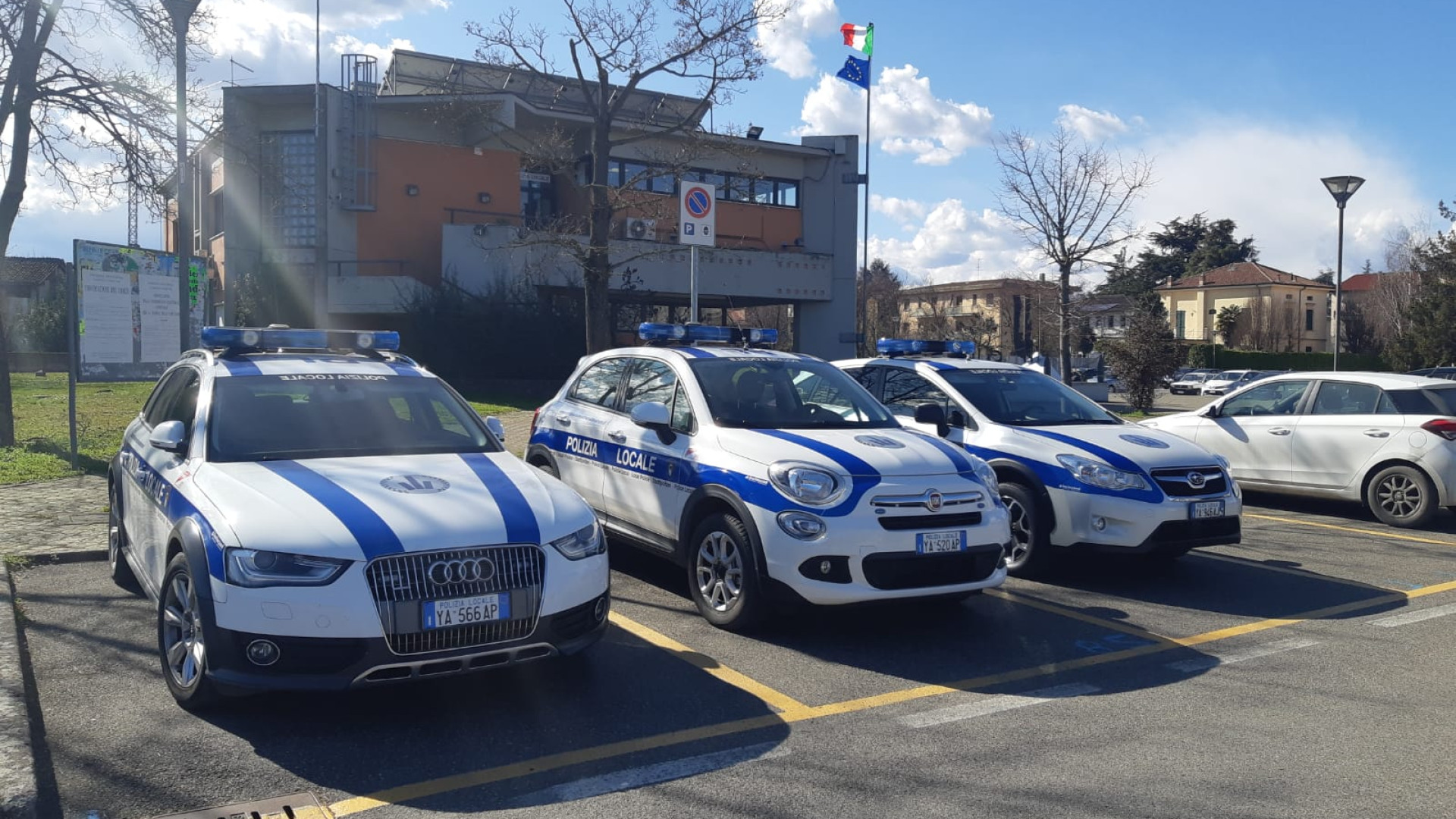 Non si ferma all'alt: automobilista bloccato nei campi dopo la fuga
