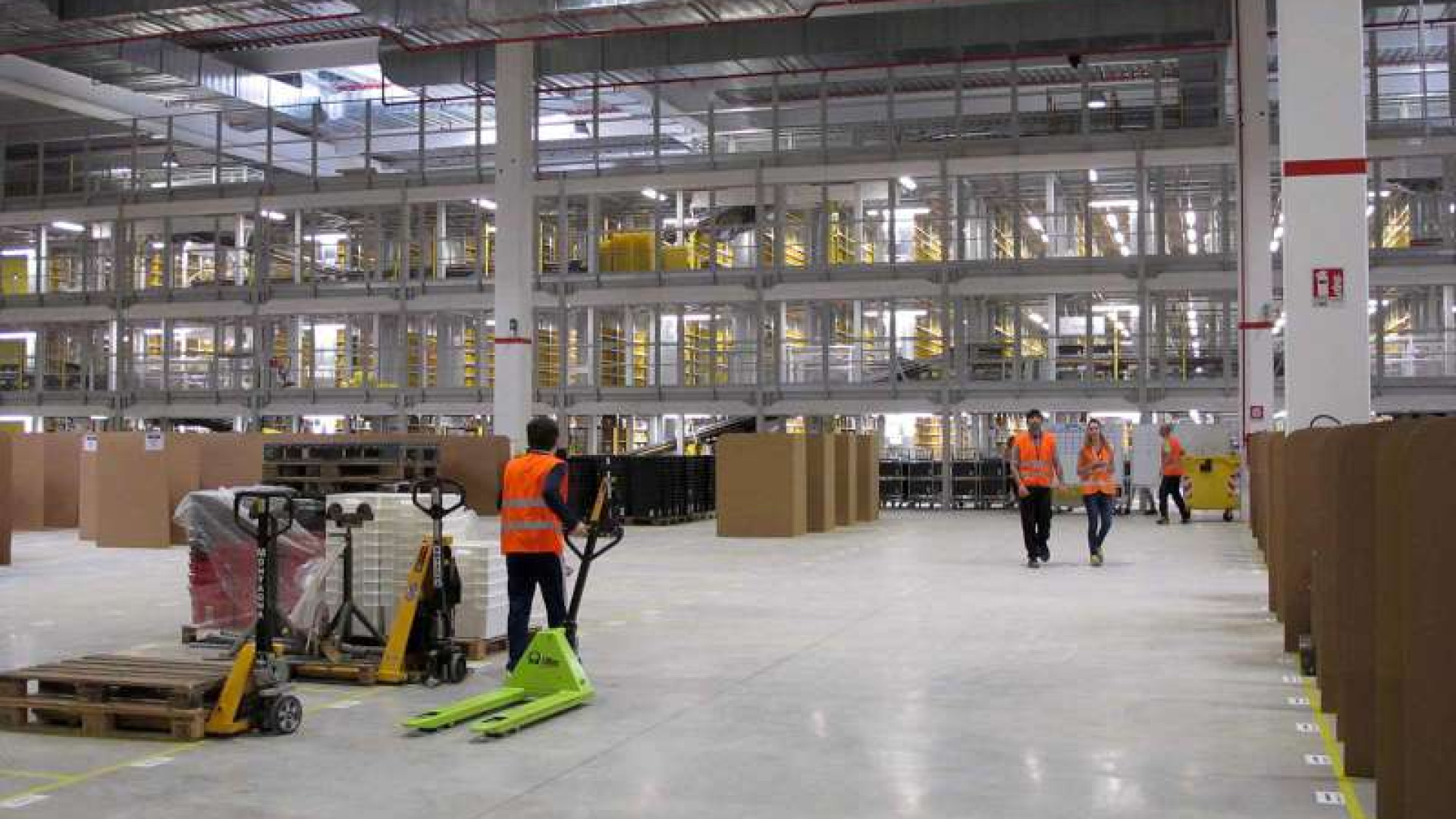 Tagli ad Amazon, preoccupazione a Castello nonostante le rassicurazioni