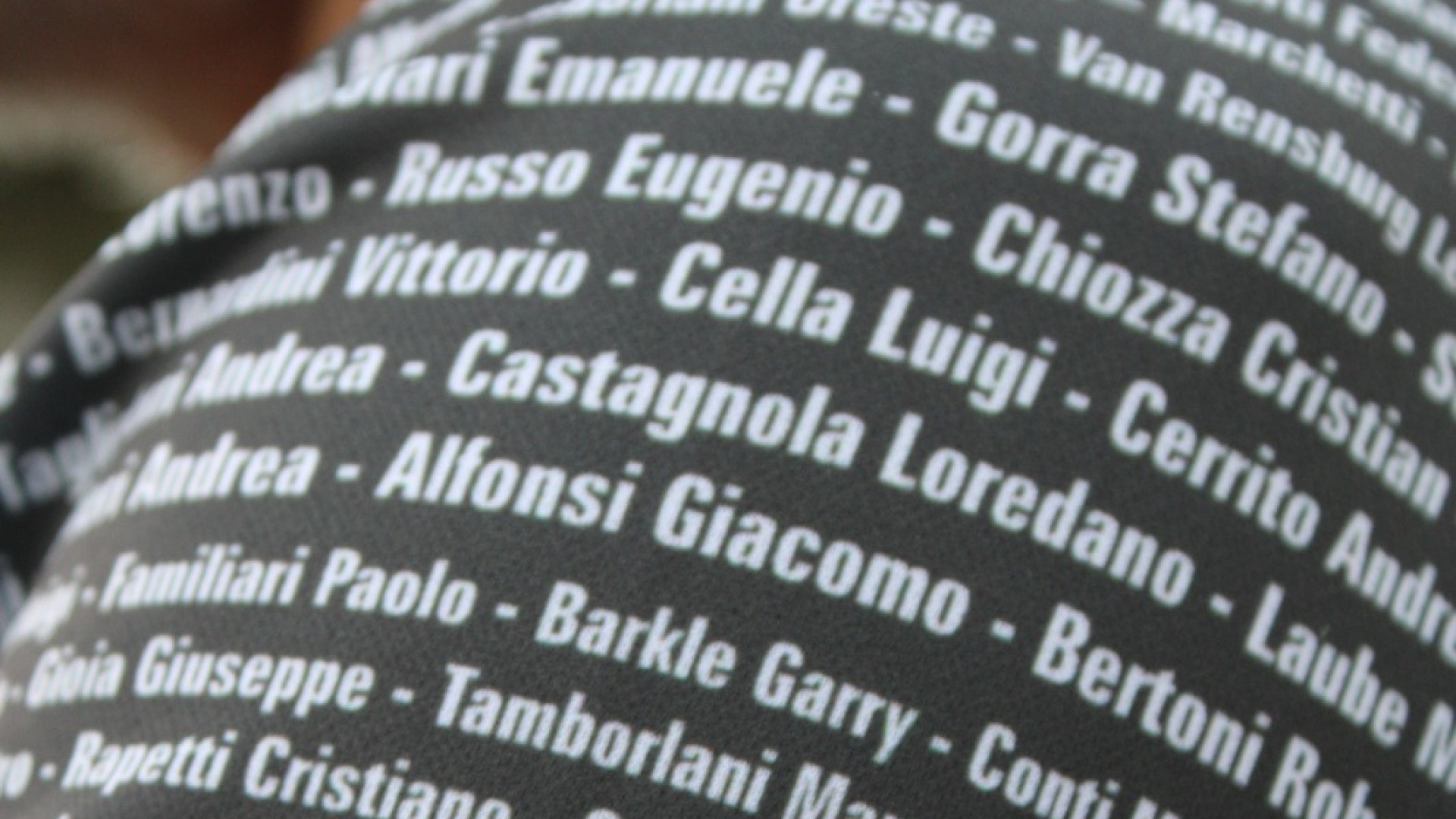 Una maglia speciale per i 60 anni dei Lyons con i nomi di tutti i giocatori della storia