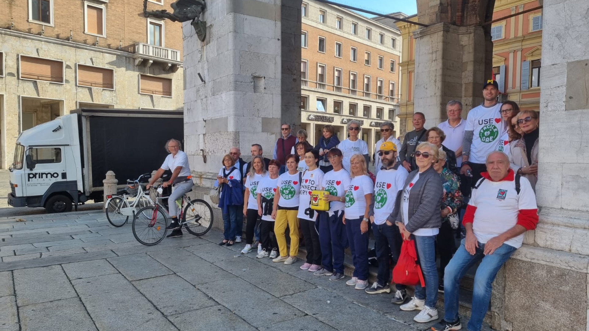 Tanti piacentini alla camminata nella Giornata del cuore. Stasera cena benefica