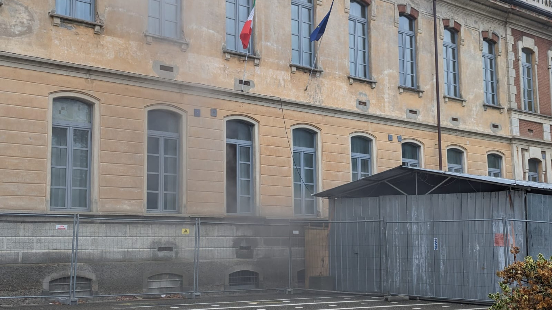 Monticelli, rinviata di una settimana l'apertura della scuola dopo l'incendio