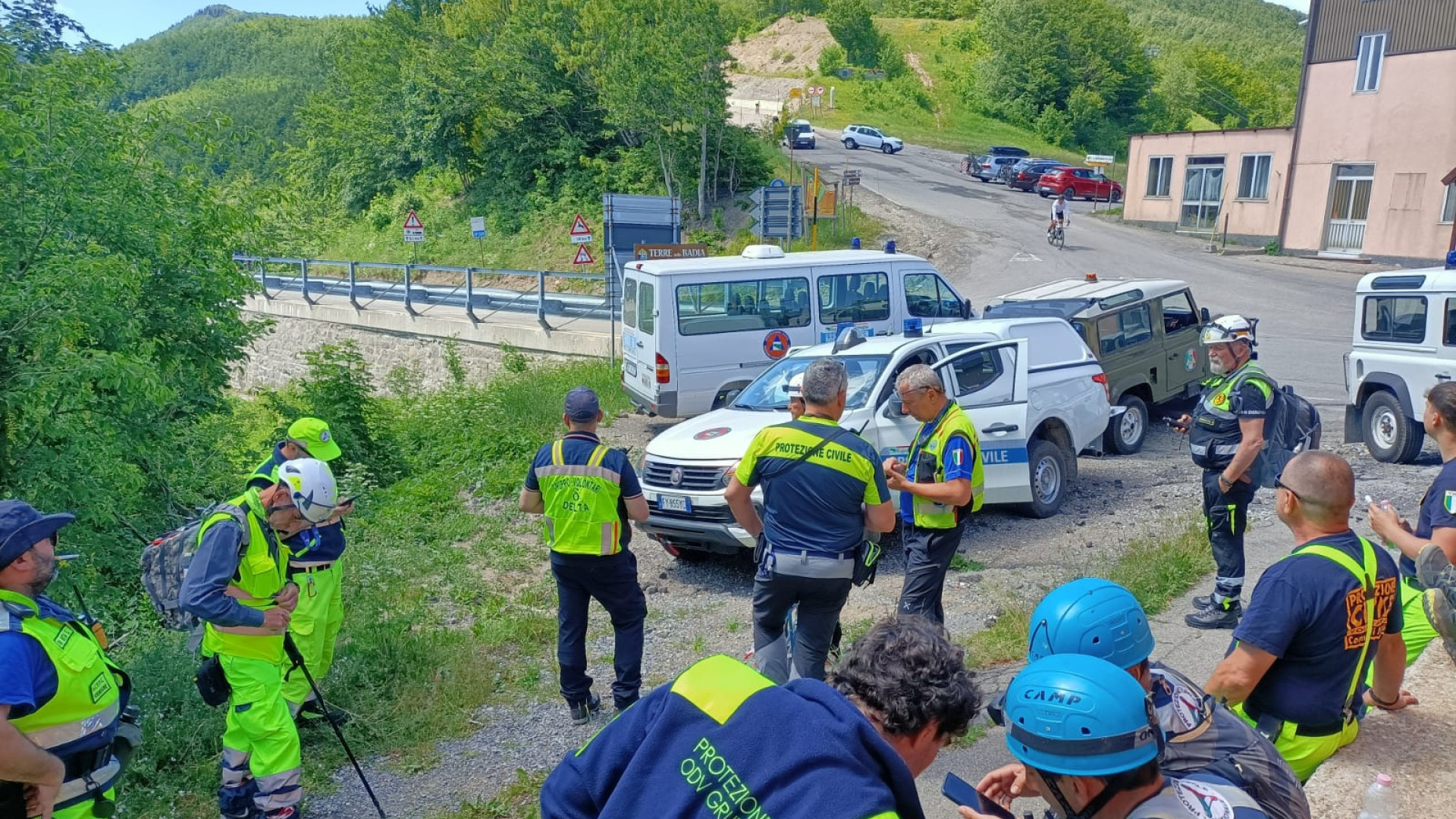 Elicottero disperso, anche la protezione civile piacentina nelle ricerche sull'Appennino