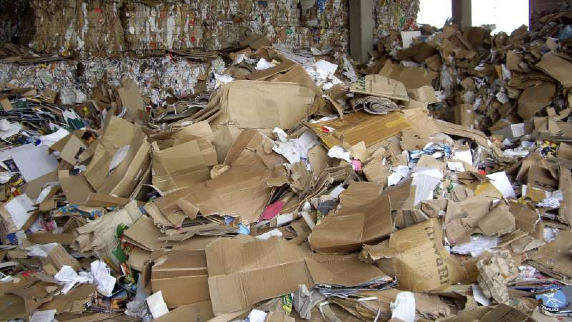 Rivergaro: consegna dei contenitori per la raccolta di carta a domicilio sospesa