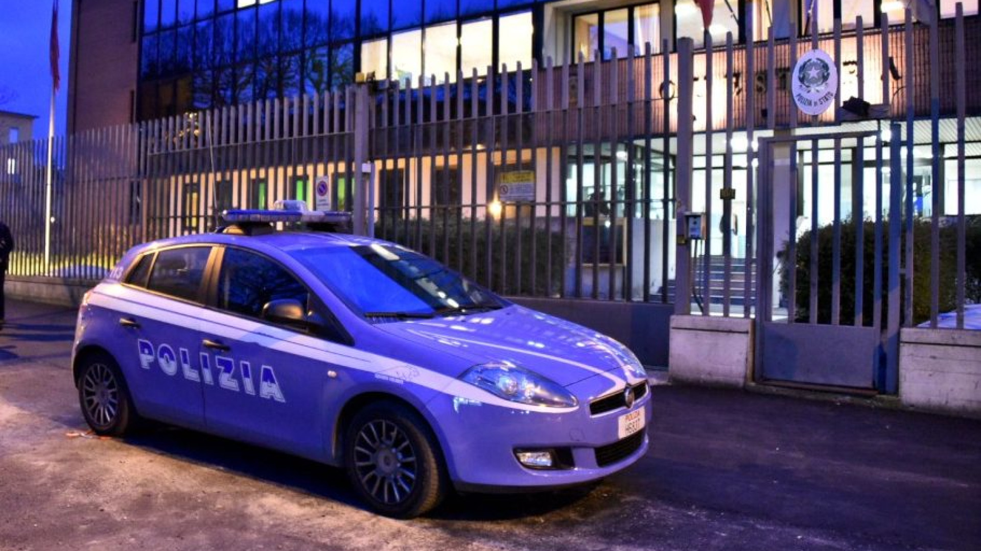 Lite in via Montagnola: un giovane portato all'ospedale, l'altro in questura