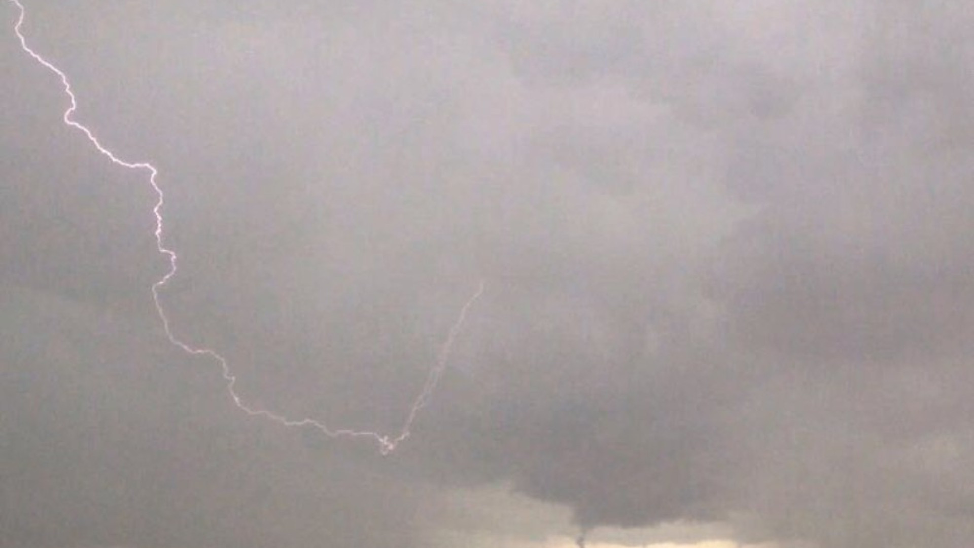 Temporali e vento, da mezzanotte 24 ore di allerta gialla nel Piacentino