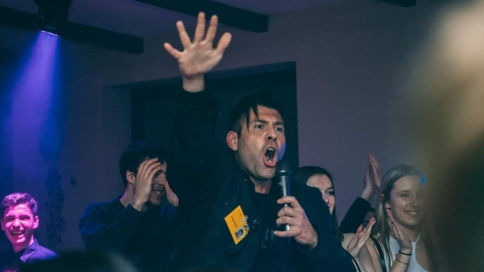 Alessandro Ratti, buttafuori-vocalist: "Garantisco l'ordine con il sorriso"