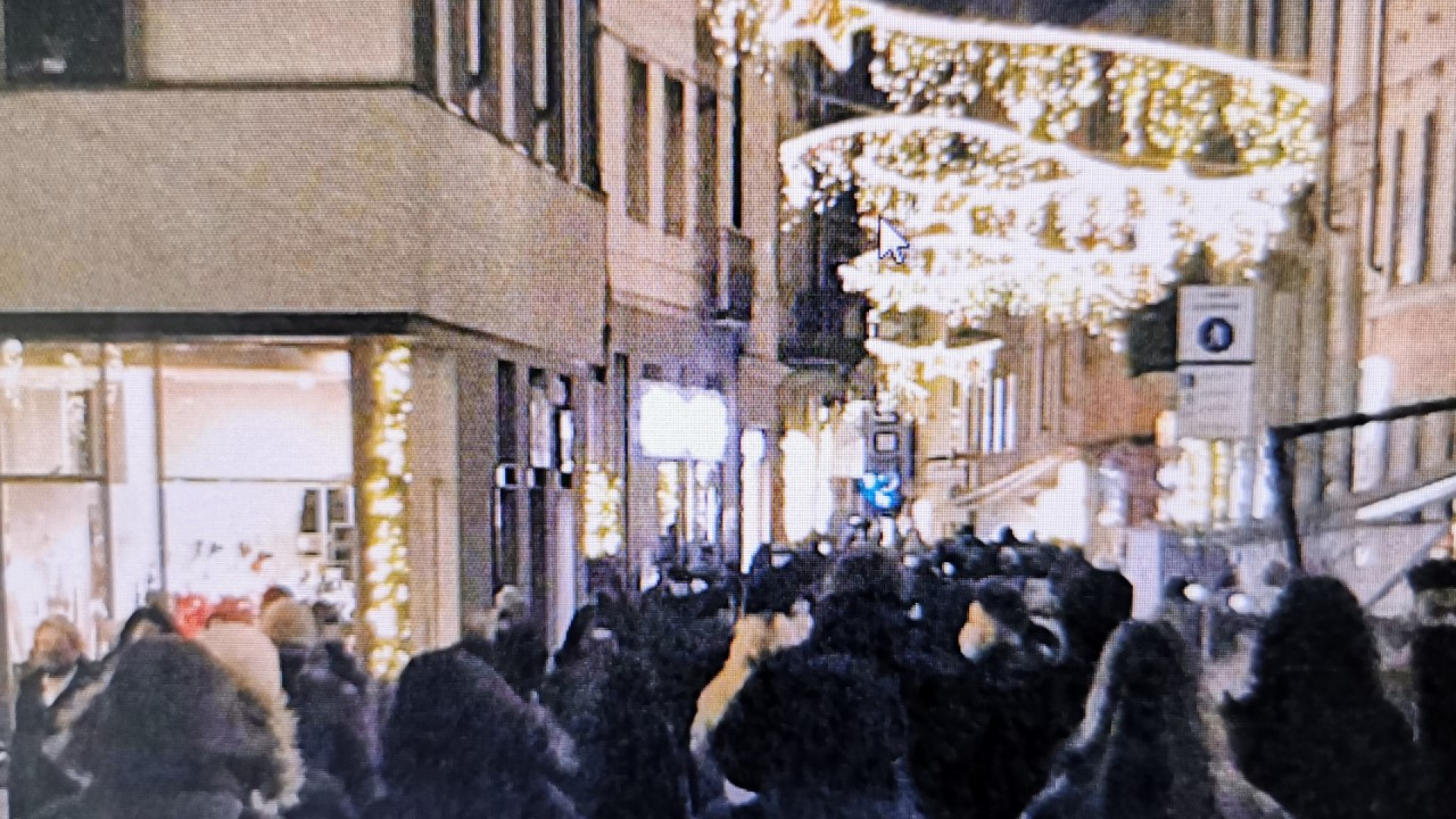 Centro commerciale Gotico alle istituzioni: "Noi chiusi nel weekend, in centro assembramenti senza controllo"