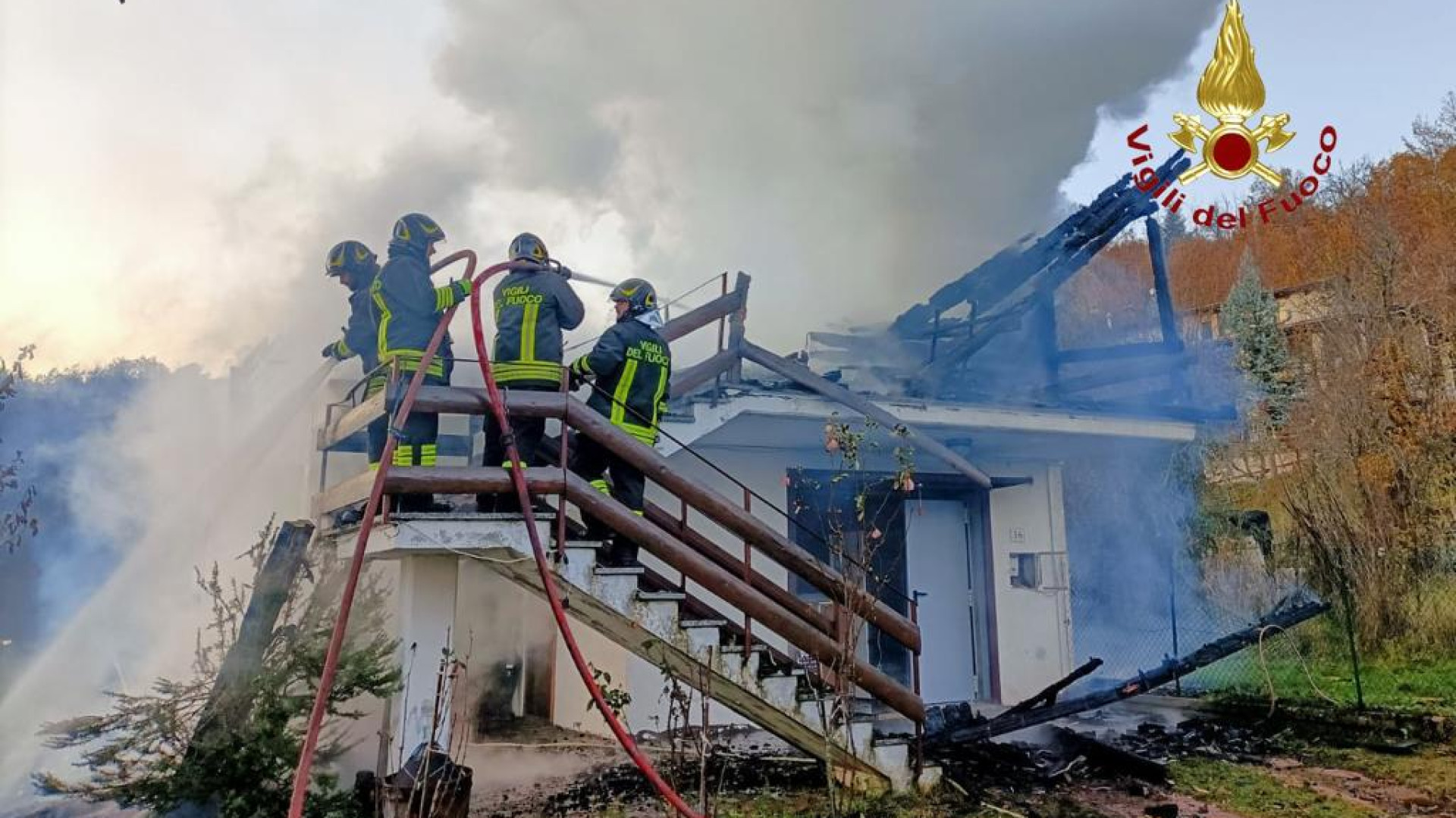 Incendio a Centenaro di Ferriere: abitazione distrutta dalle fiamme