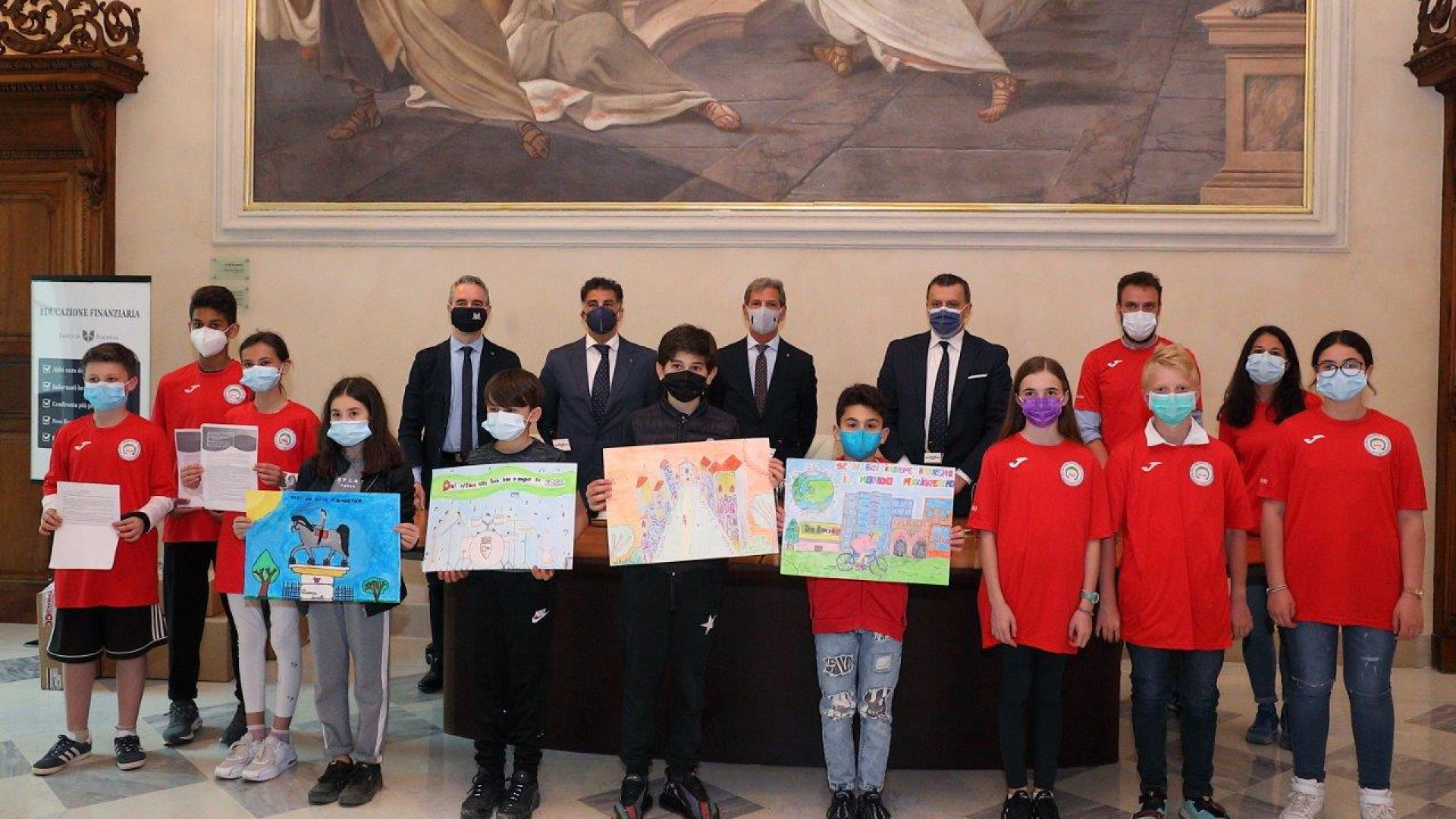 Concorso per disegni e racconti sul Giro d'Italia: premiati i piccoli vincitori