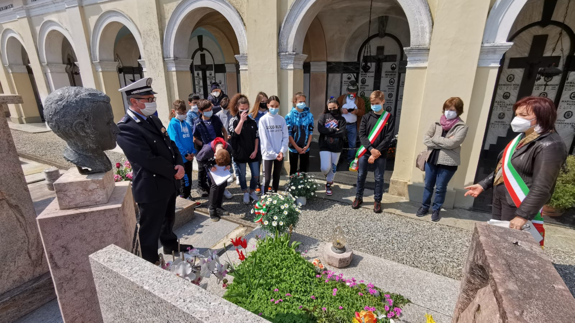 A Gragnano omaggio dei ragazzi ai militari uccisi o dispersi in guerra