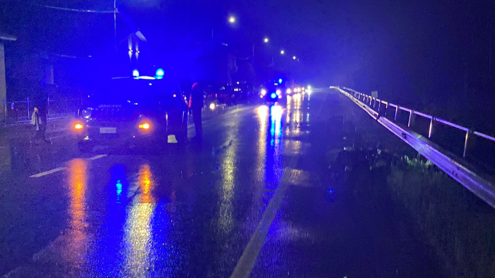 Scontro tra un'auto e uno scooter sulla statale 45 a Quarto. Grave un uomo