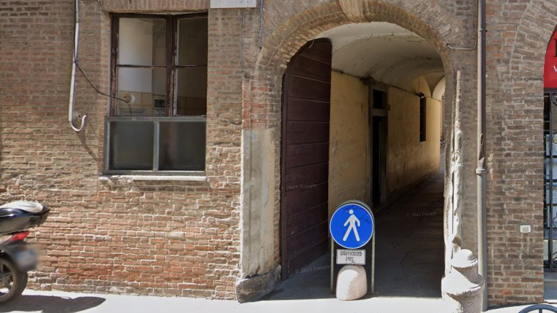 Bagni pubblici di piazza Mercanti, temporanea chiusura per manutenzione