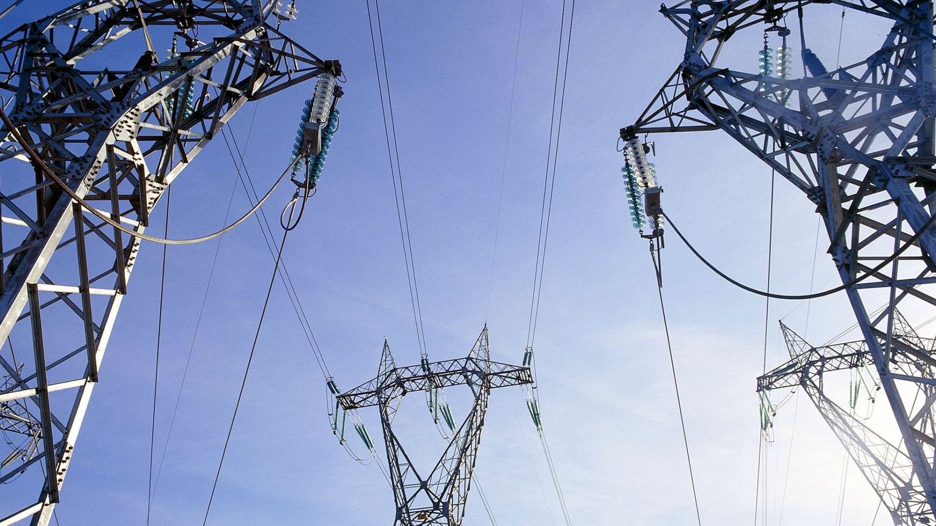 Nel 2023 boom di eolico e fotovoltaico. Terna: "Cinque volte gli obiettivi al 2030"