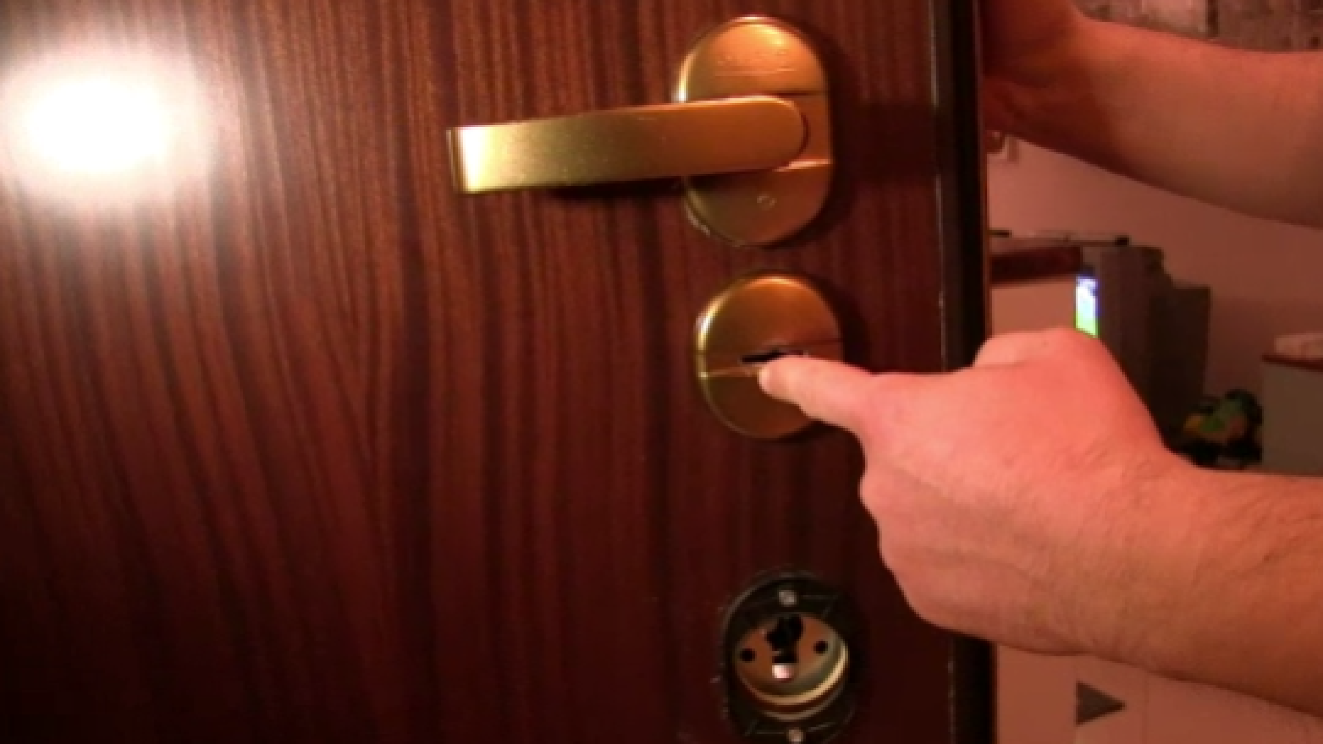 L'inquilino non paga l'affitto, padrona di casa cambia la serratura e finisce a processo