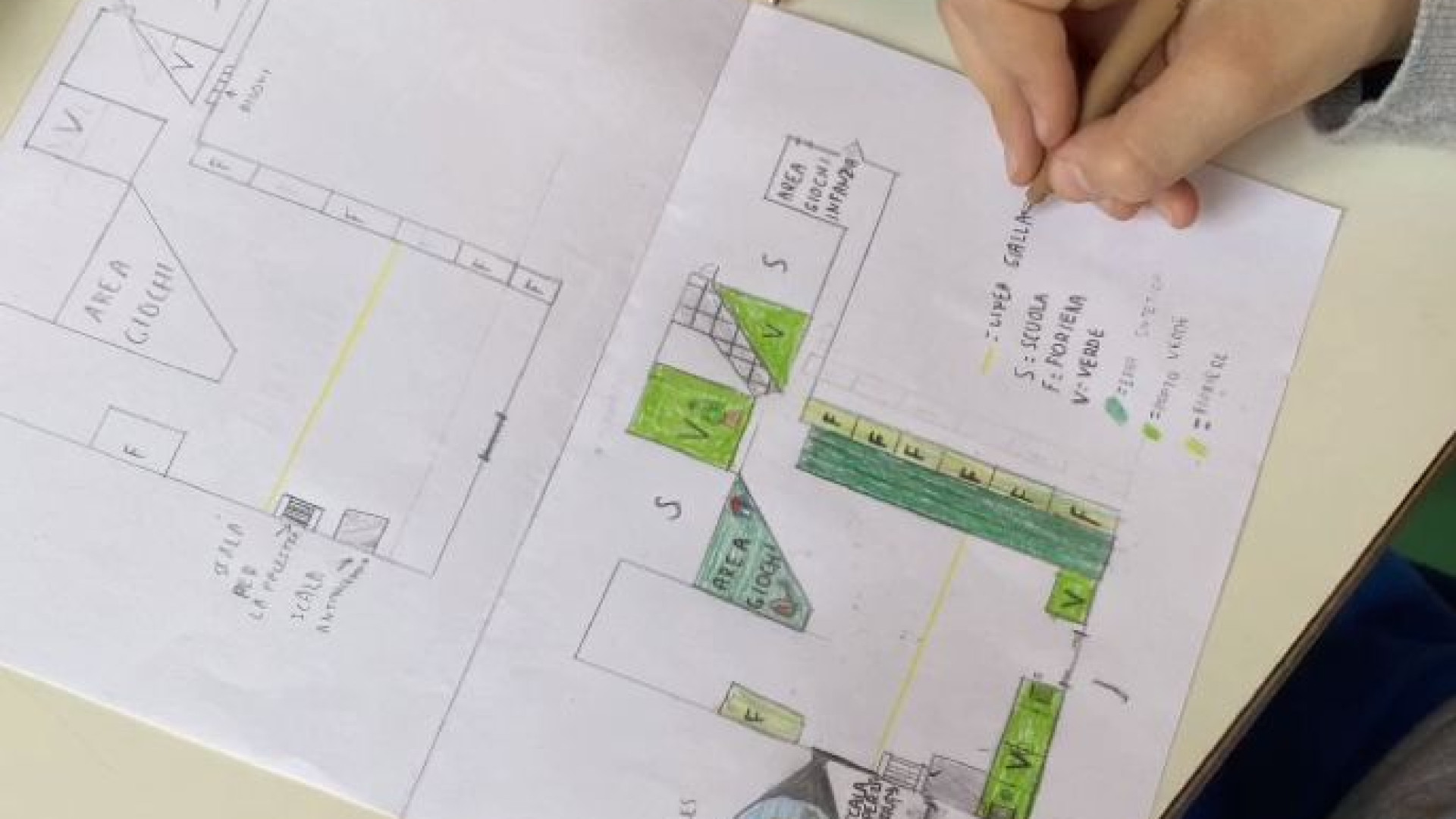 Scuola Mazzini, gli alunni progettano il nuovo cortile e scrivono al sindaco