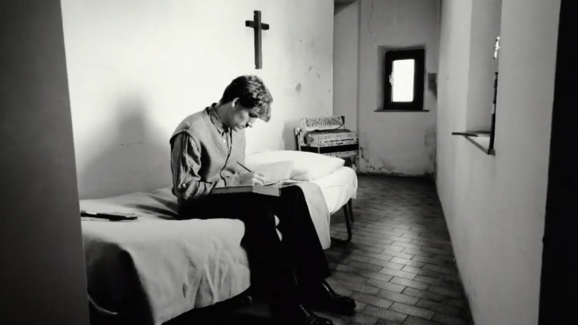 "La vita spiata" di Giovanni Gagliardi nel cortometraggio degli studenti del Gioia