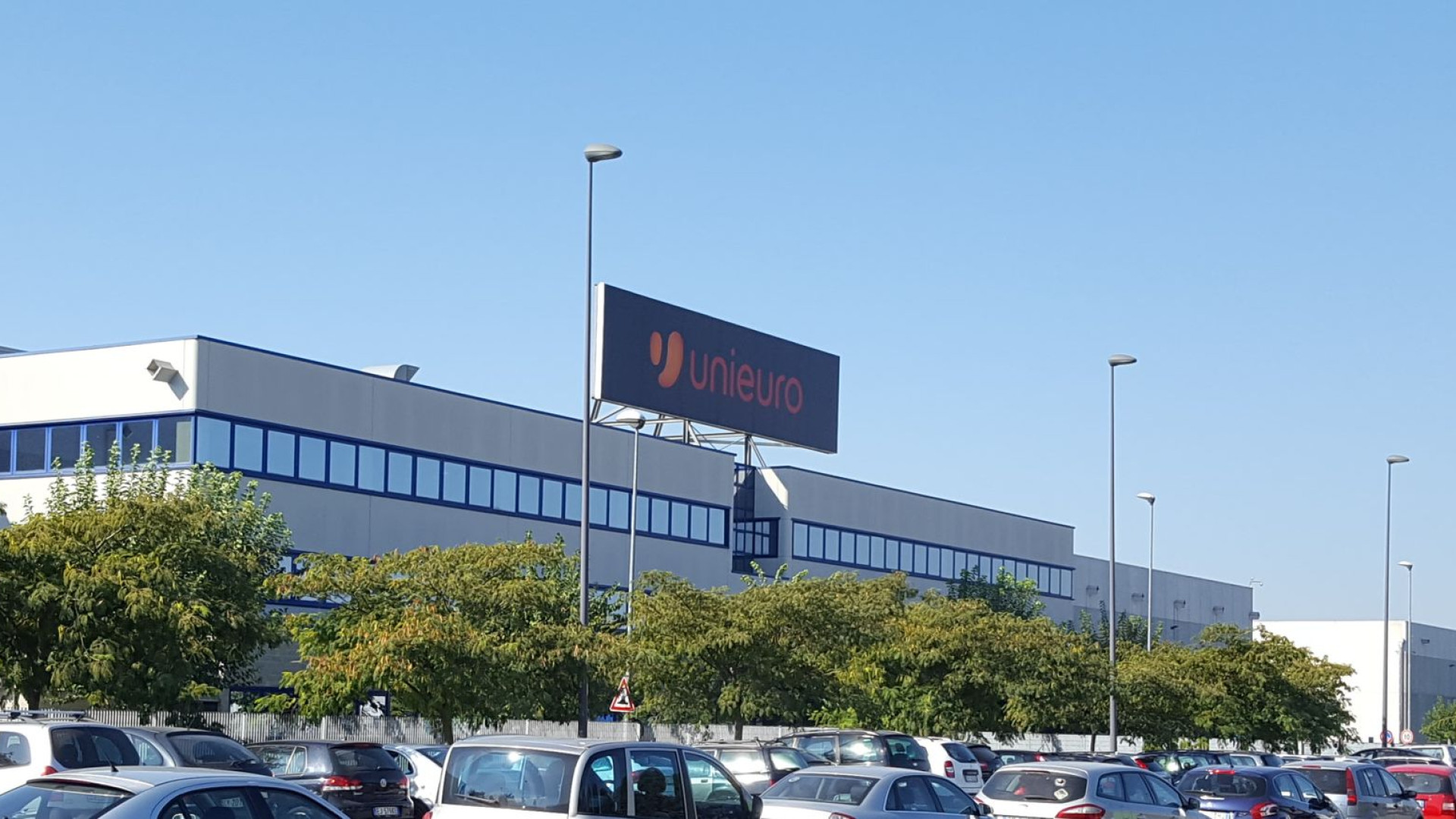 Unieuro, sottoscritto il premio di risultato. “Fino a 1.600 euro a lavoratore”