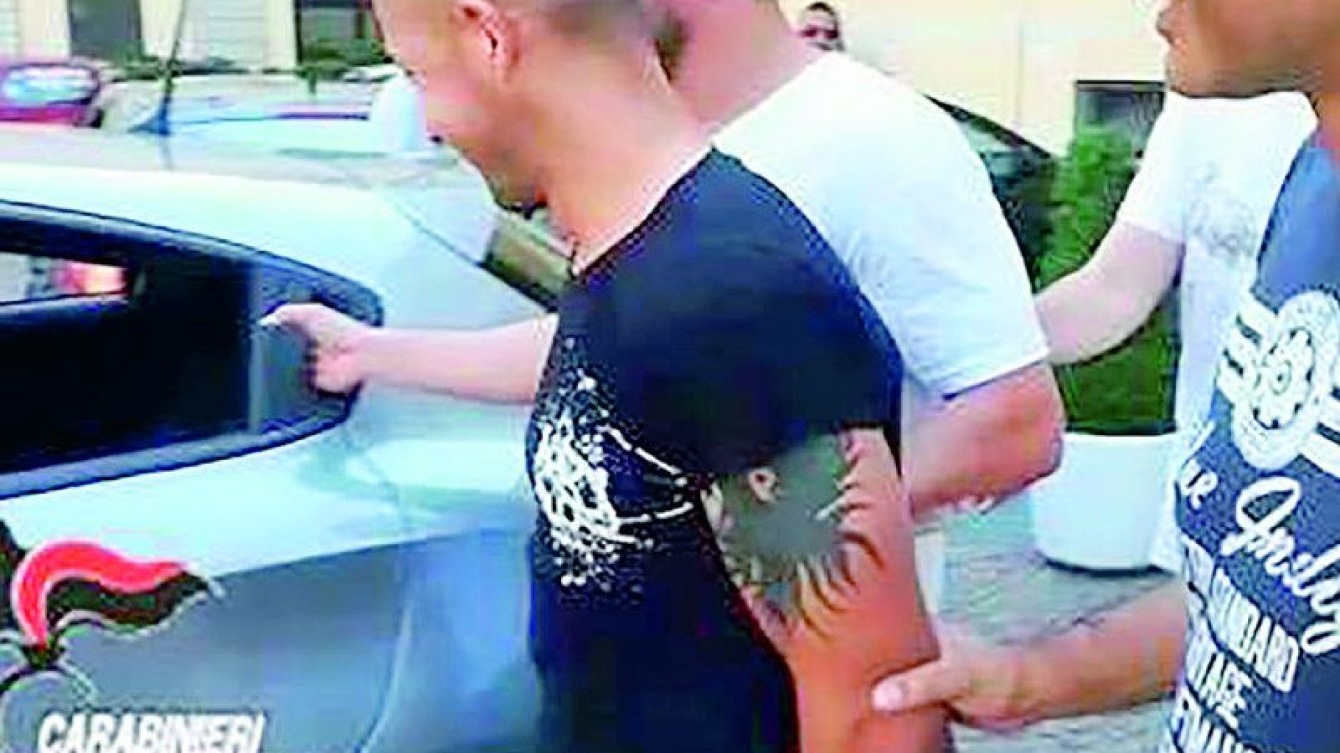 Violenza sessuale in viale Dante: l'ex militare nega ogni responsabilità e non risponde al giudice