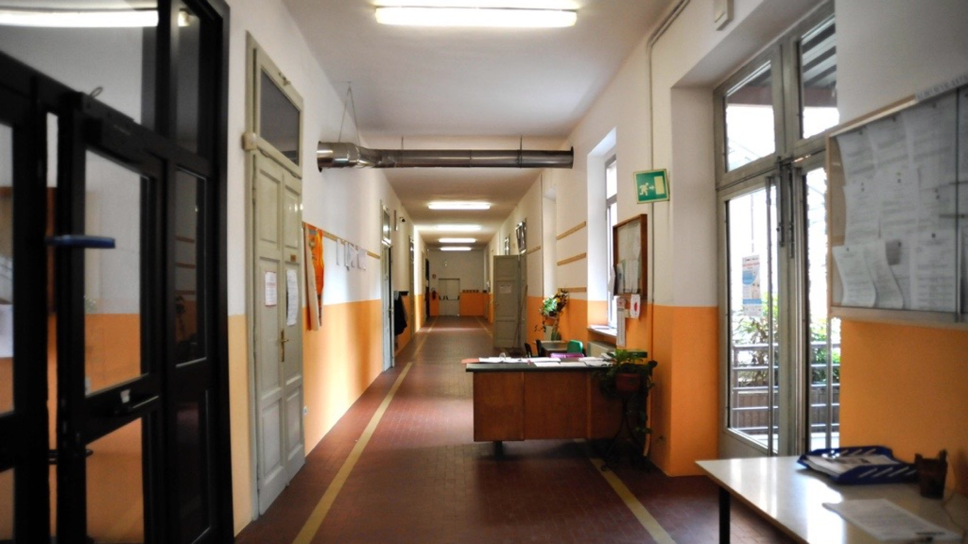 Doppio raid alla scuola Calvino: spariscono dieci computer, bottino da 10mila euro