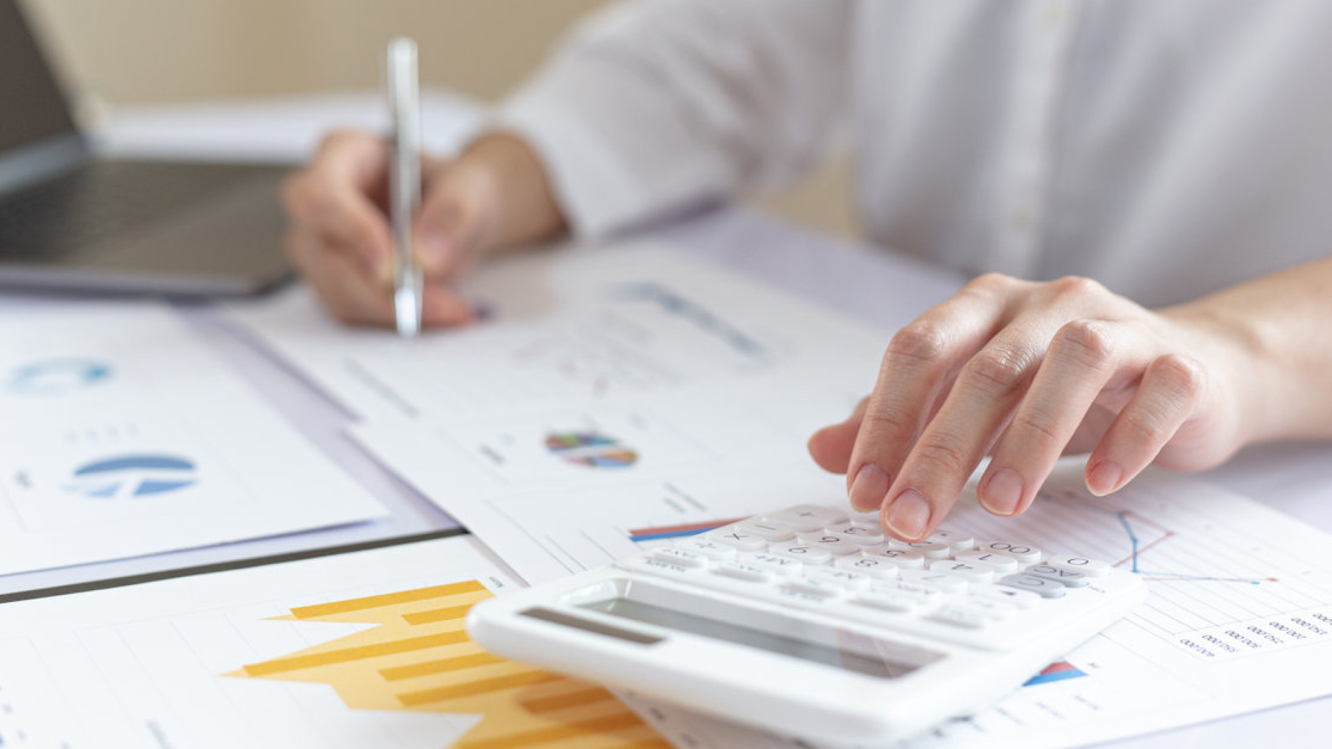 A Castello bonus anti-bollette per i commercianti. "Costi passati da 700 a 2mila euro"