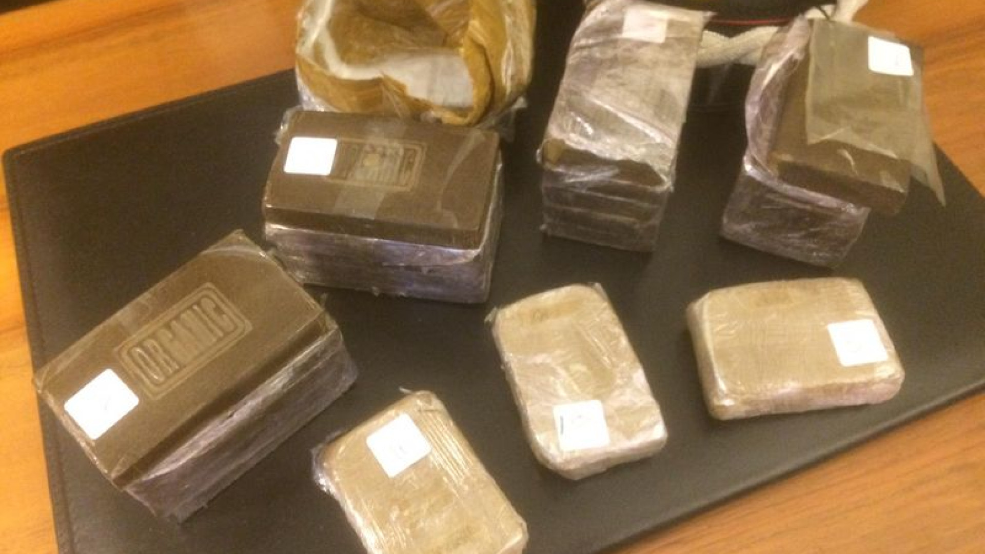 Scende dal treno con la droga addosso: inseguito e arrestato dai carabinieri