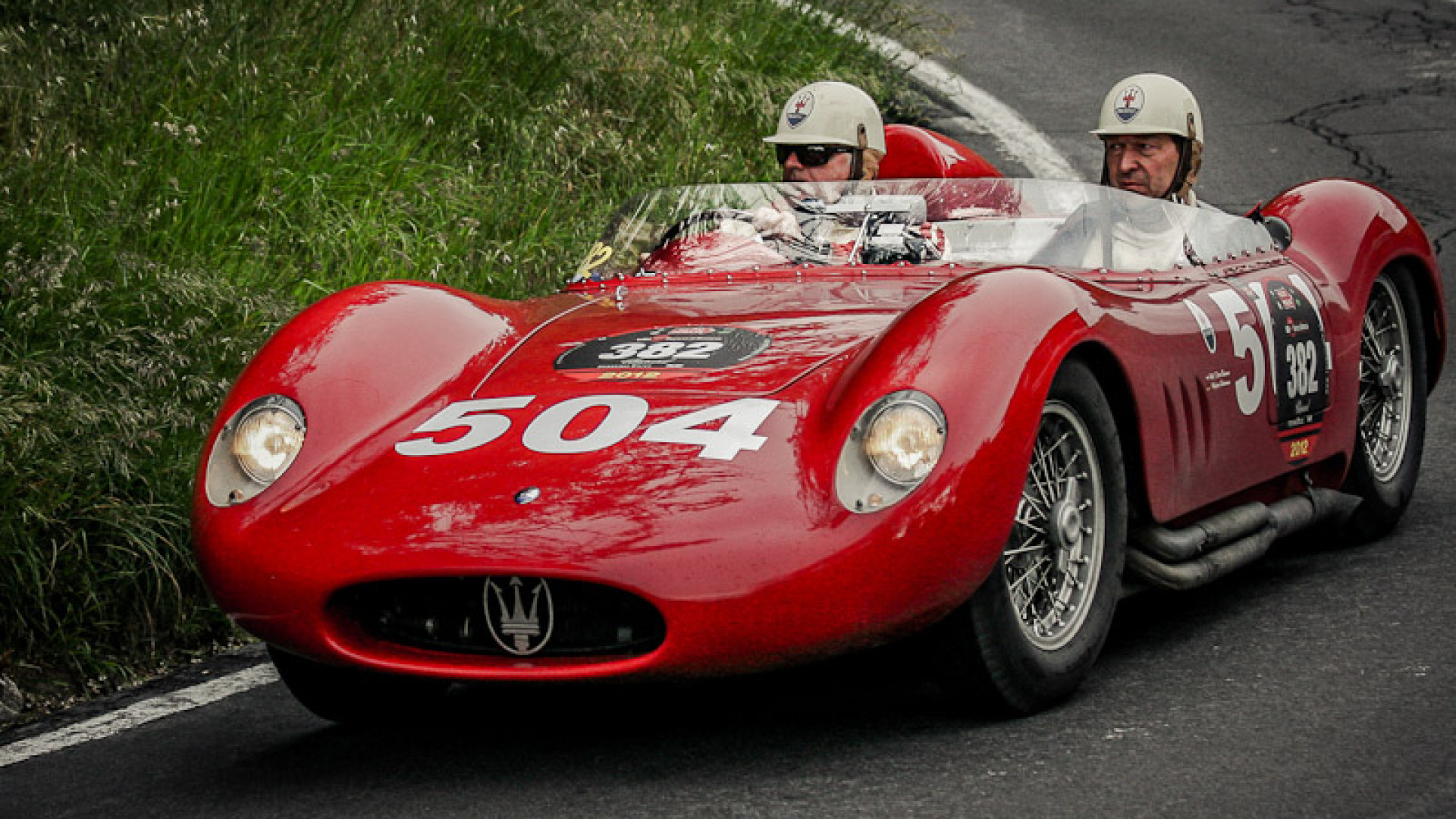 Un'altra domenica di passione motori con la Mille Miglia e il Ferrari Tribute
