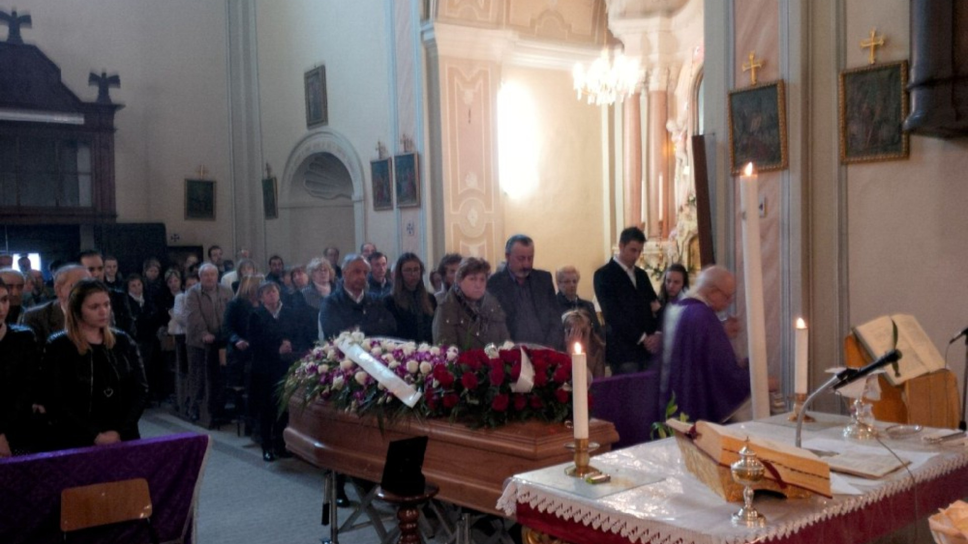 Folla ai funerali di Anselmo Cassi. Incredulità e commozione a Pianello