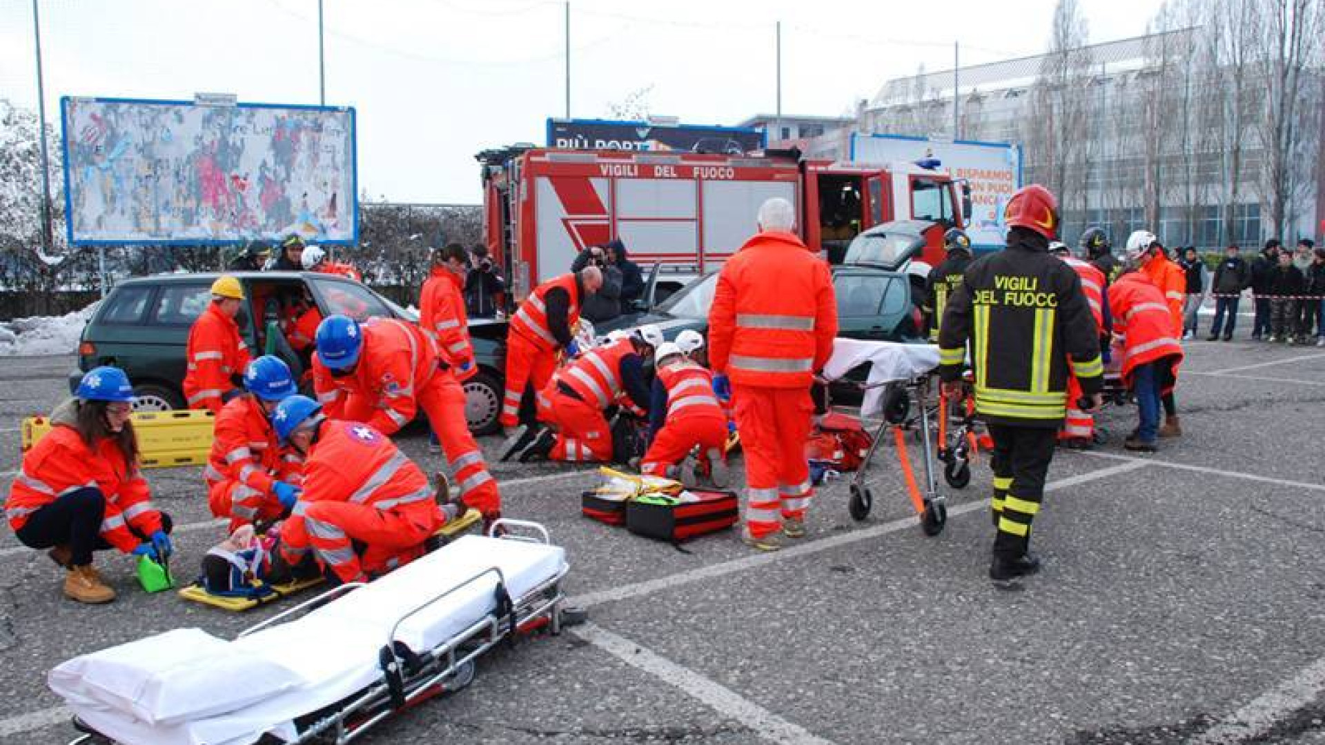Incidente allo stadio con cinque feriti. Esercitazione dei soccorritori