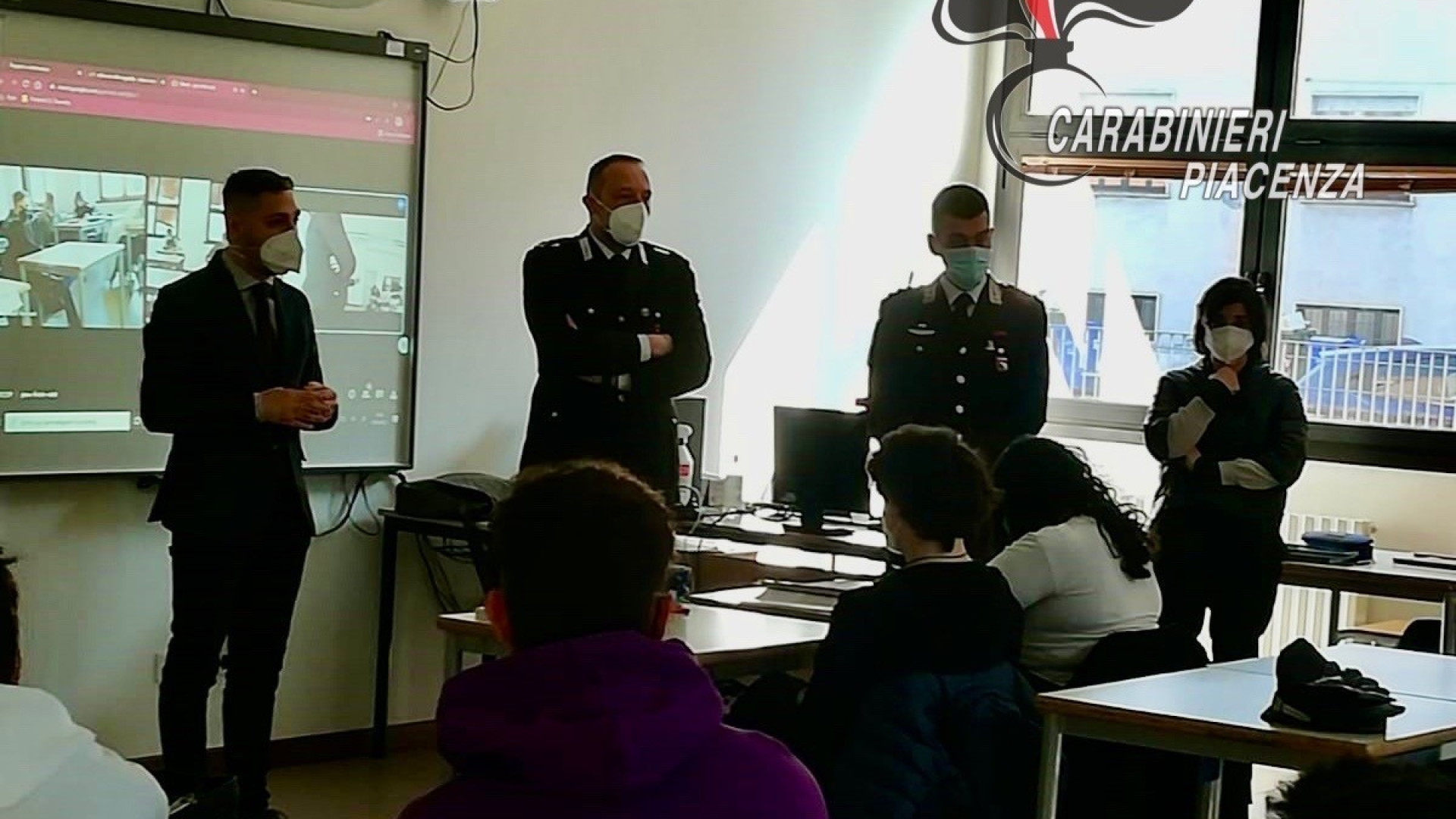 Legalità, la cultura parte nelle scuole. Carabinieri e Nas incontrano gli studenti