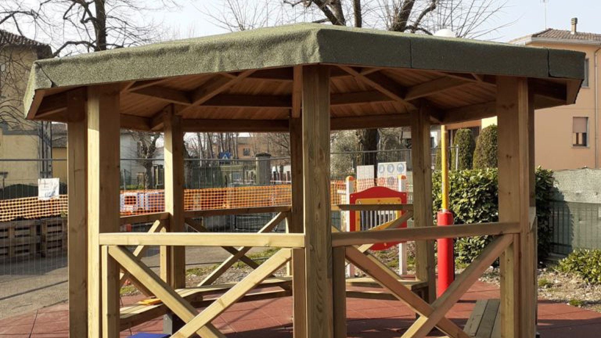Nuovi giochi alla scuola materna di Gerbido. Bando per far partire altri interventi