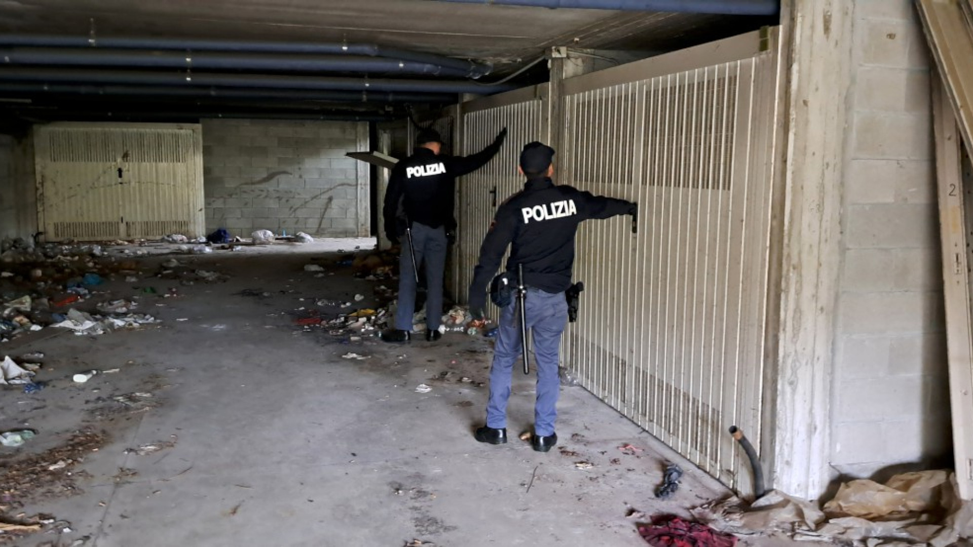 Sgomberate le palazzine occupate in via Menicanti, scoperti dieci abusivi