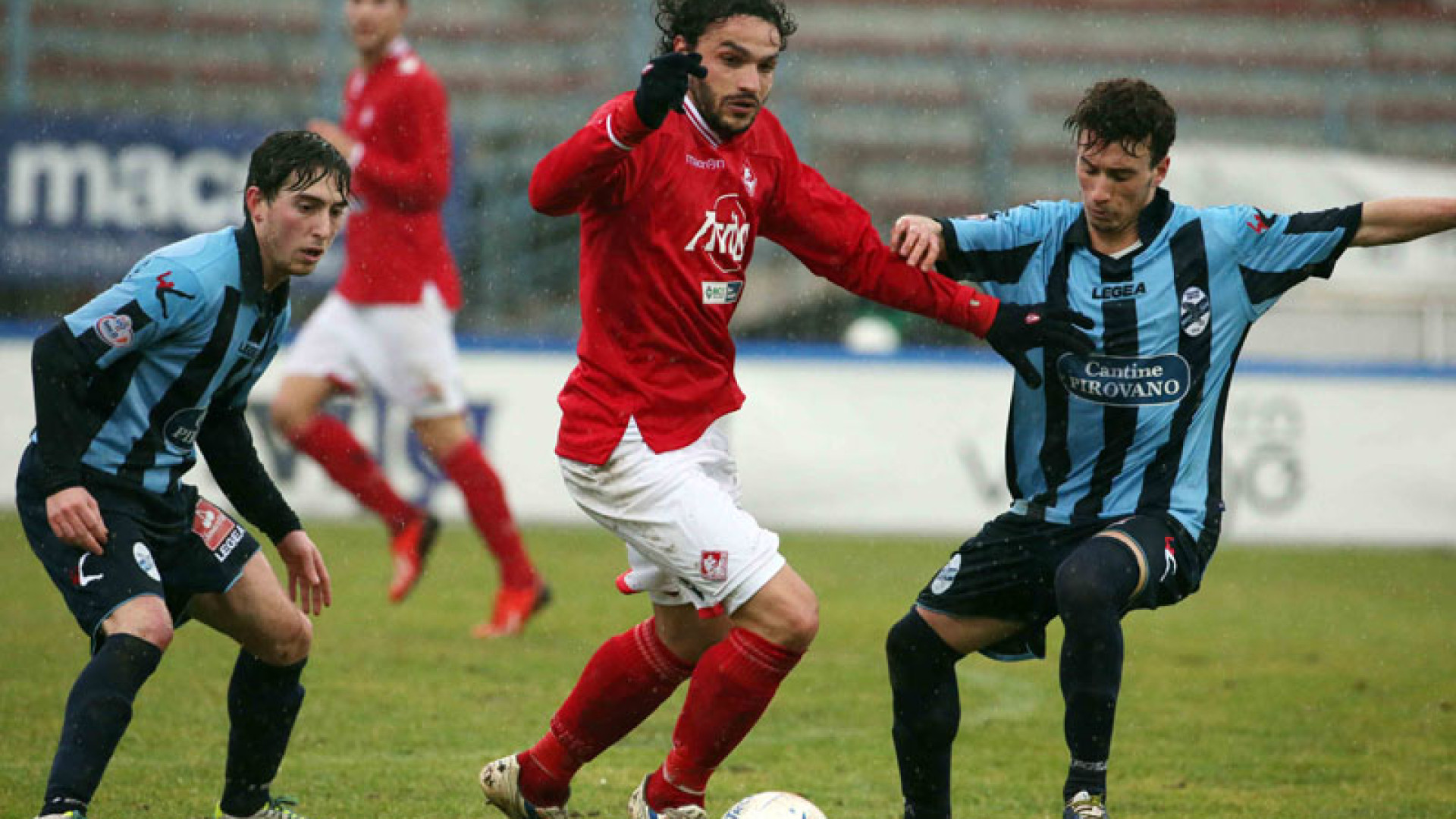 Domenica di rimpianti e orrori difensivi: Piace, non ci siamo. Le foto