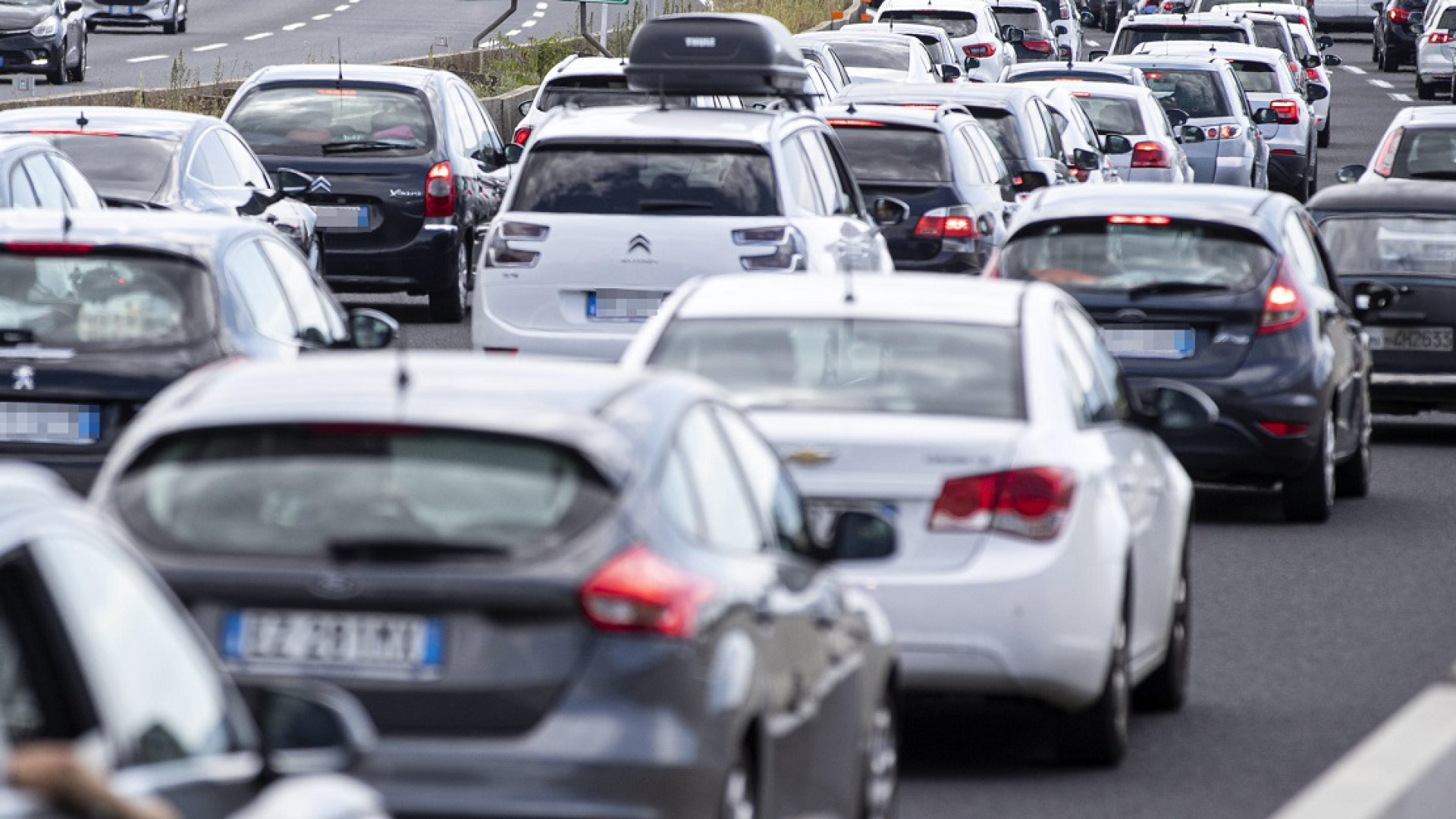 In Italia dipendenza-record dalle auto: 663 veicoli ogni mille abitanti