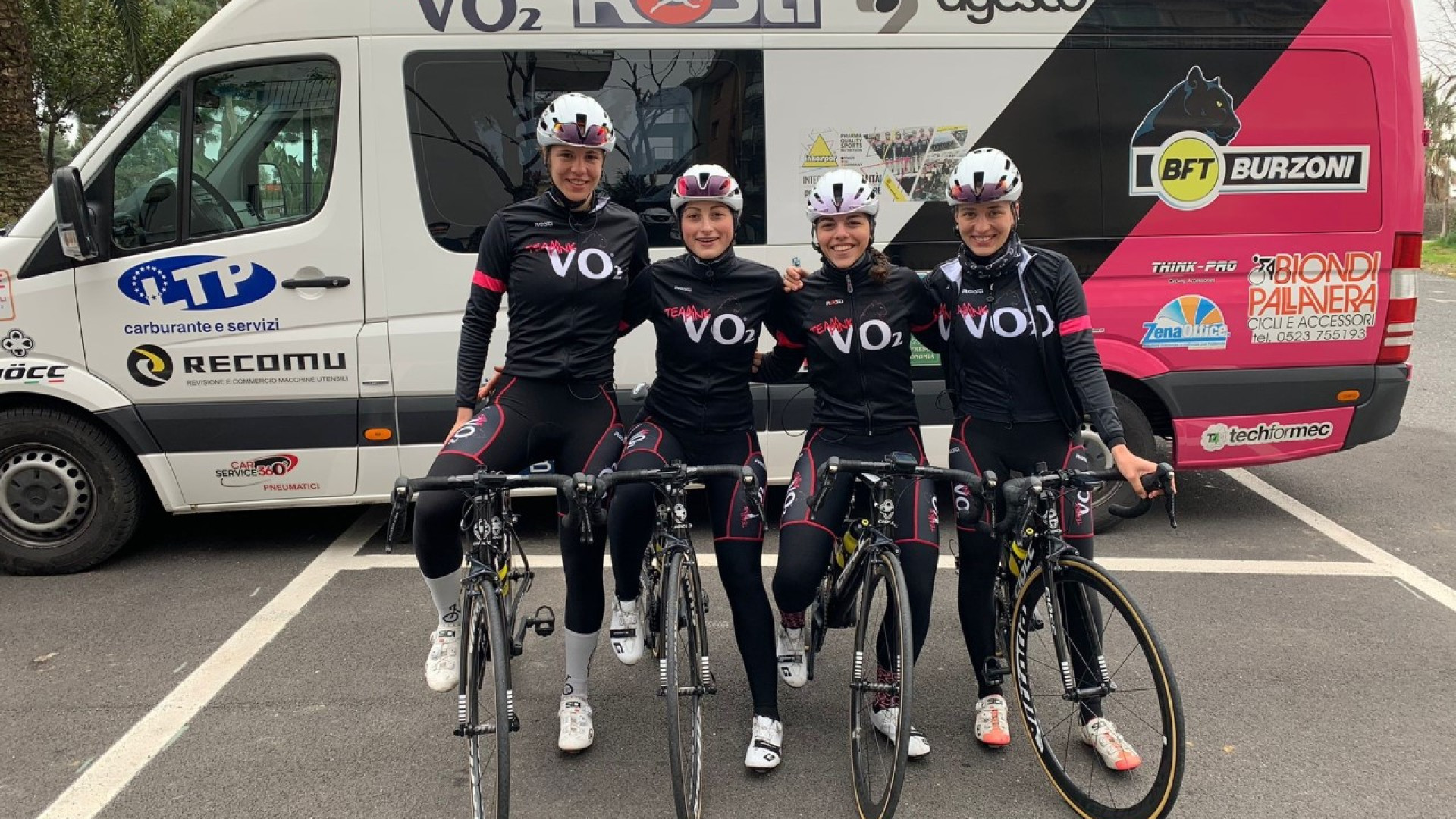 Il VO2 Team Pink è pronto all’esordio stagionale: domani gara Donne Elite a Ceriale