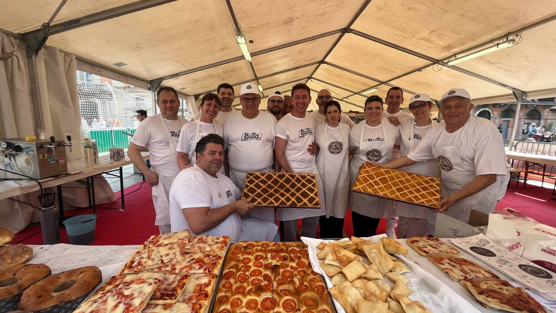 Successo per la grande panetteria di piazza Cavalli tra assaggi e curiosità