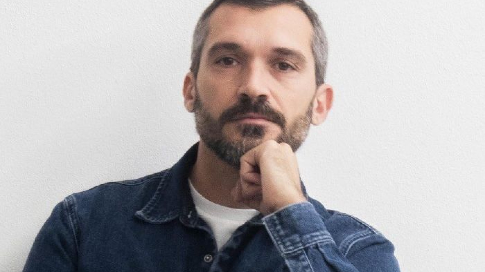Fu il primo italiano a progettare per Ikea, ora Gio Tirotto crea sedie e bottiglie