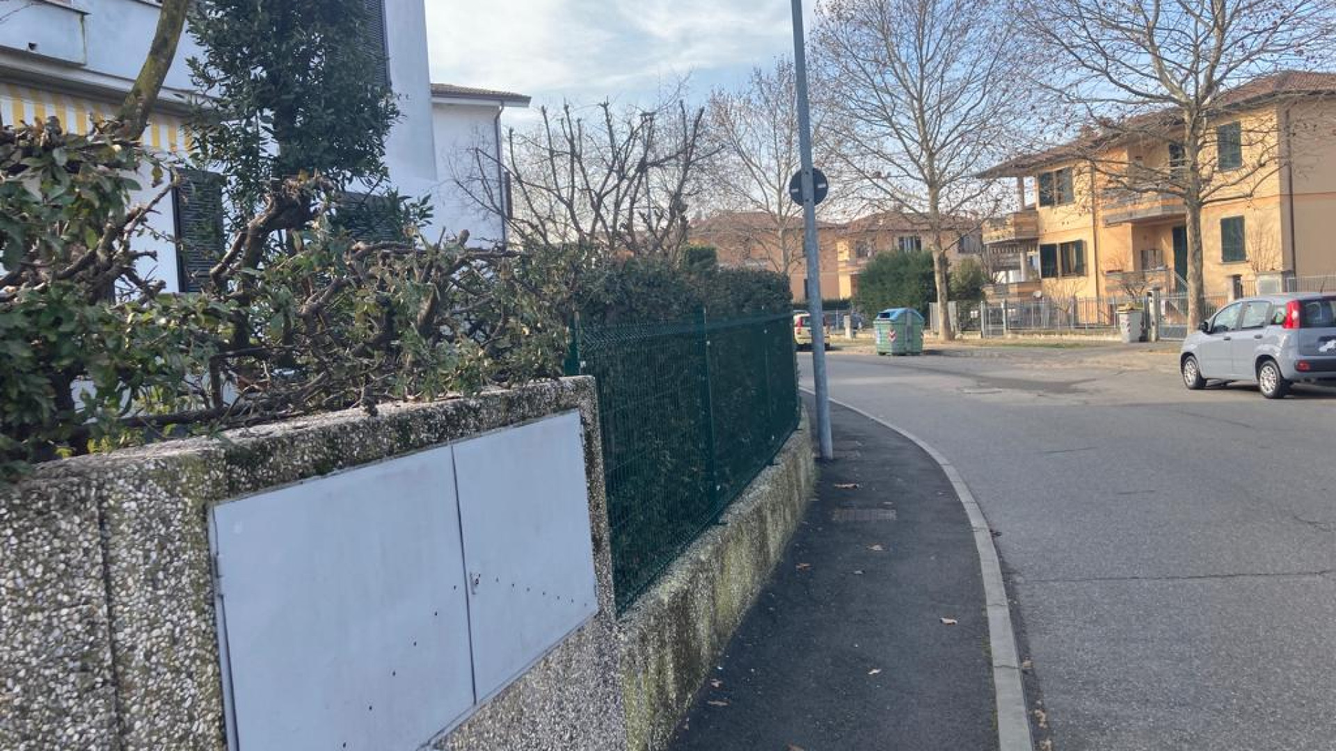 "A Gossolengo curva pericolosa, serve un dosso". Residenti lanciano petizione