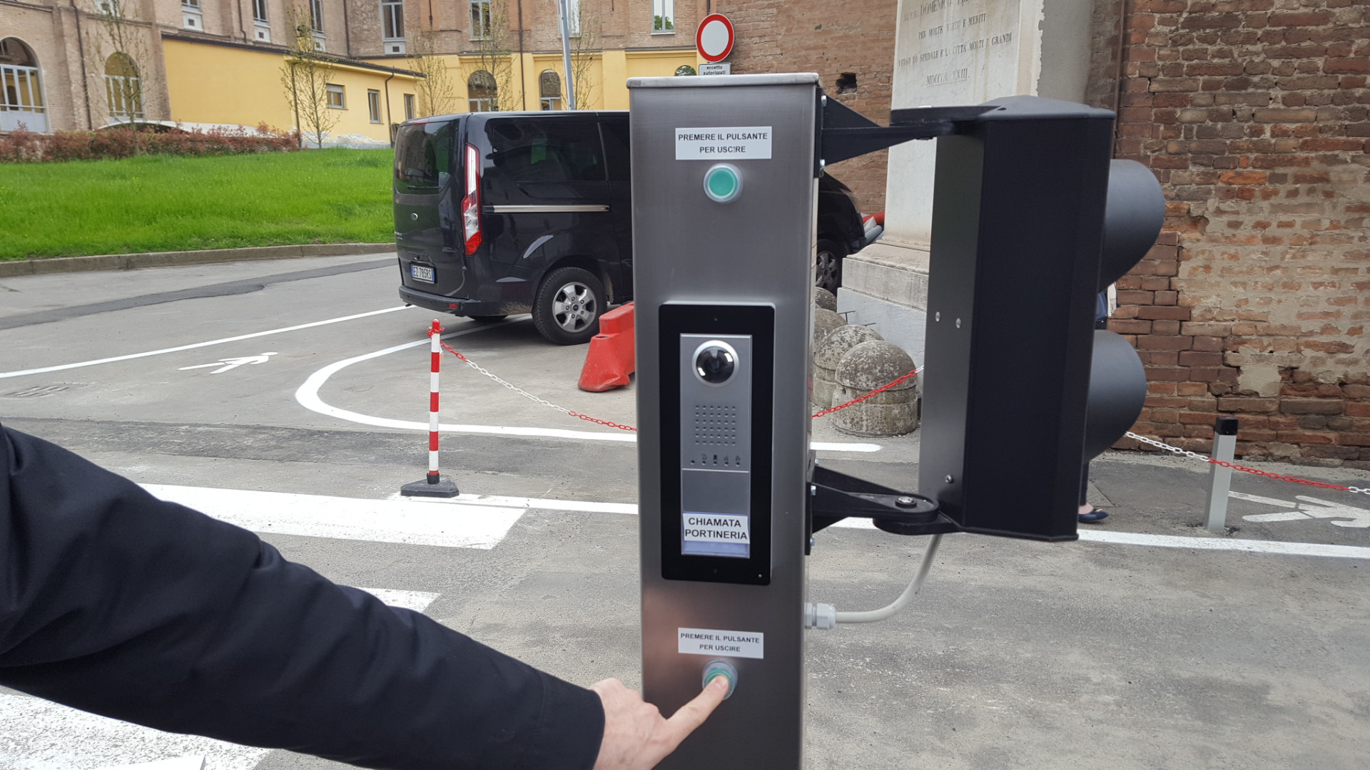 Ospedale vecchio, al via la rivoluzione della viabilità interna. Periodo di sperimentazione