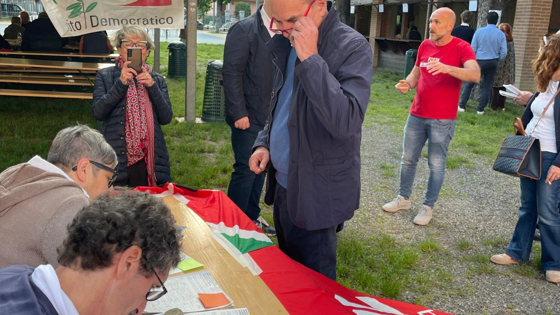 Referendum per il lavoro, firmano anche Pierluigi Bersani e Monica Patelli